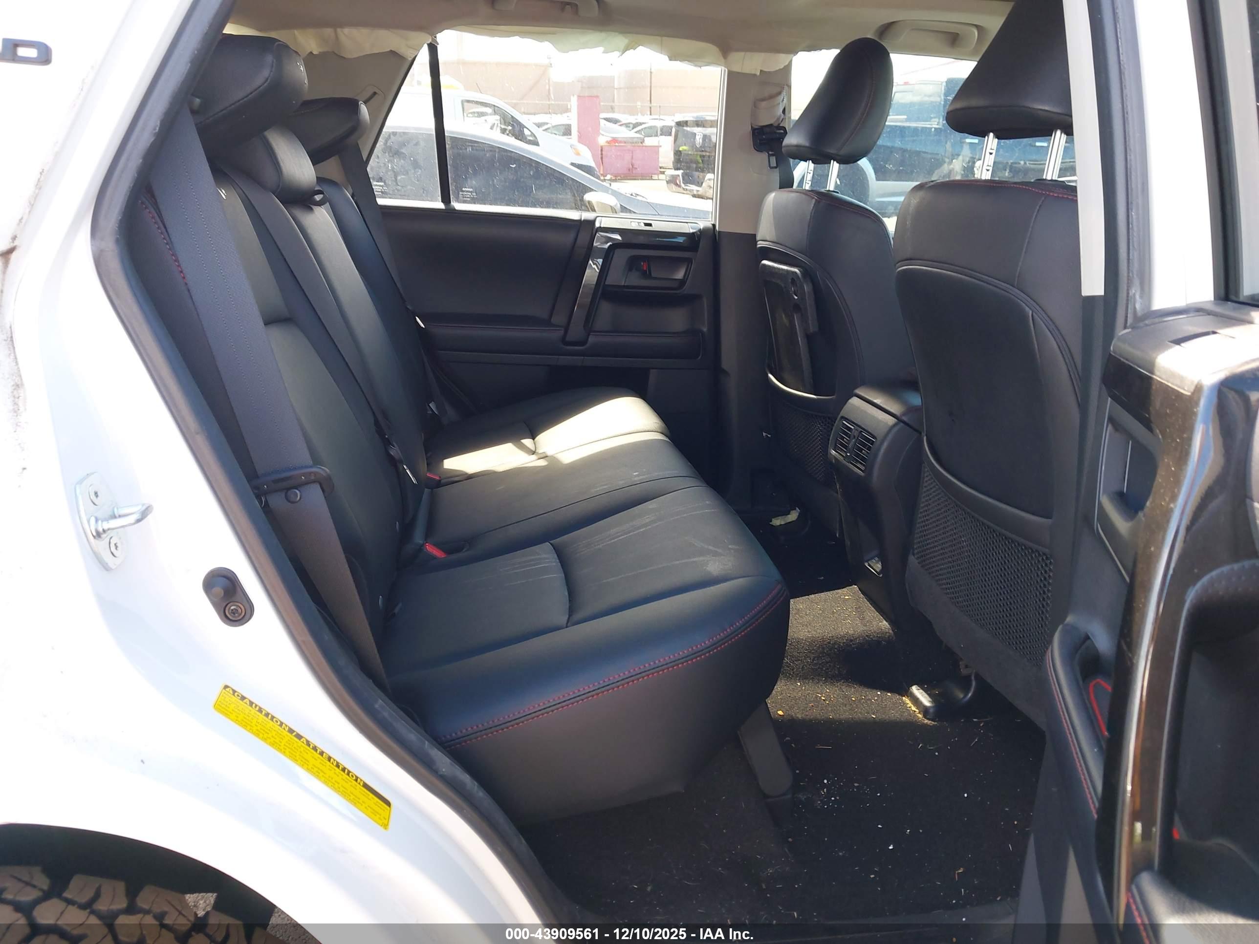TOYOTA 4RUNNER image 8