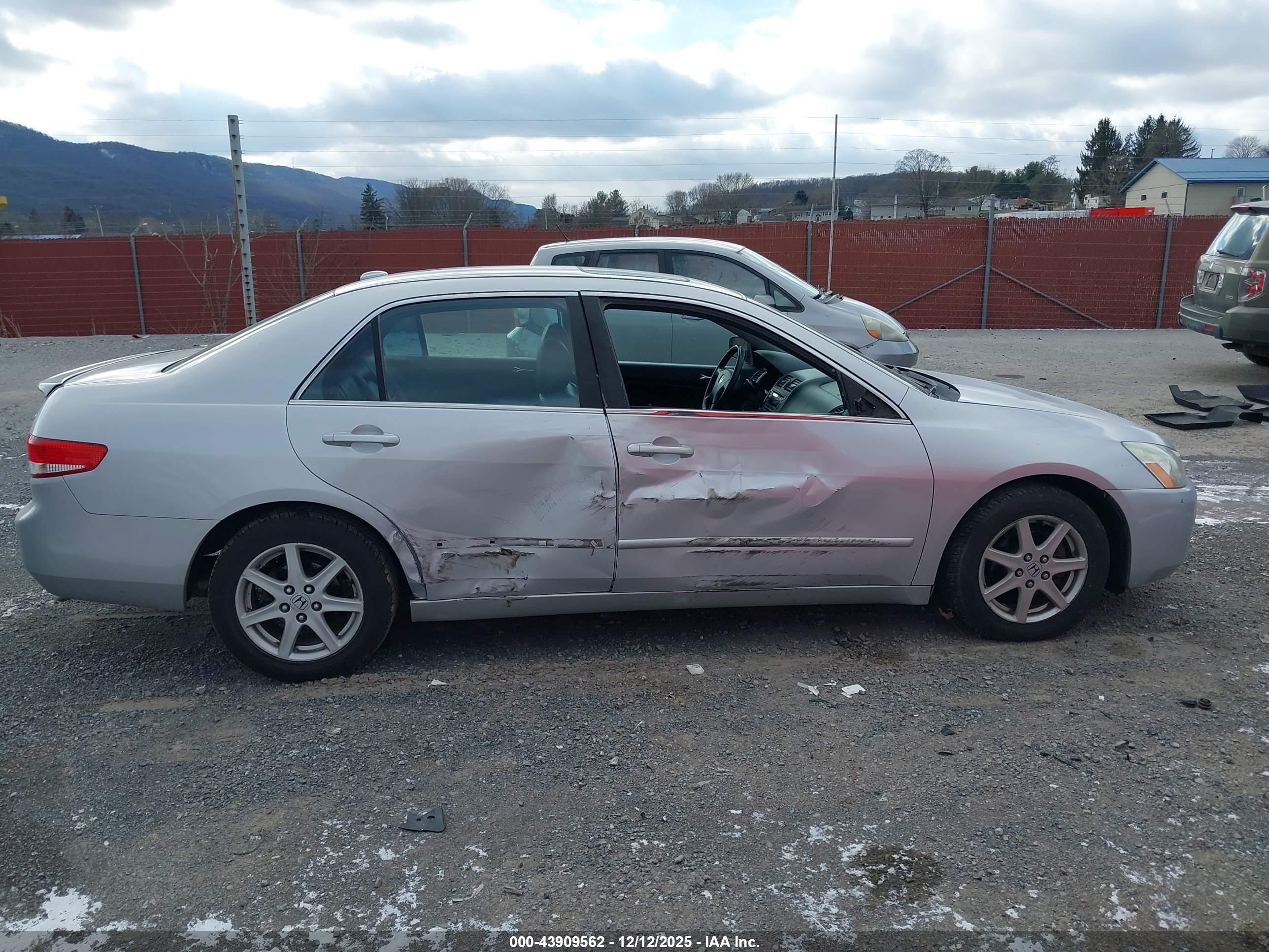 HONDA ACCORD image 6