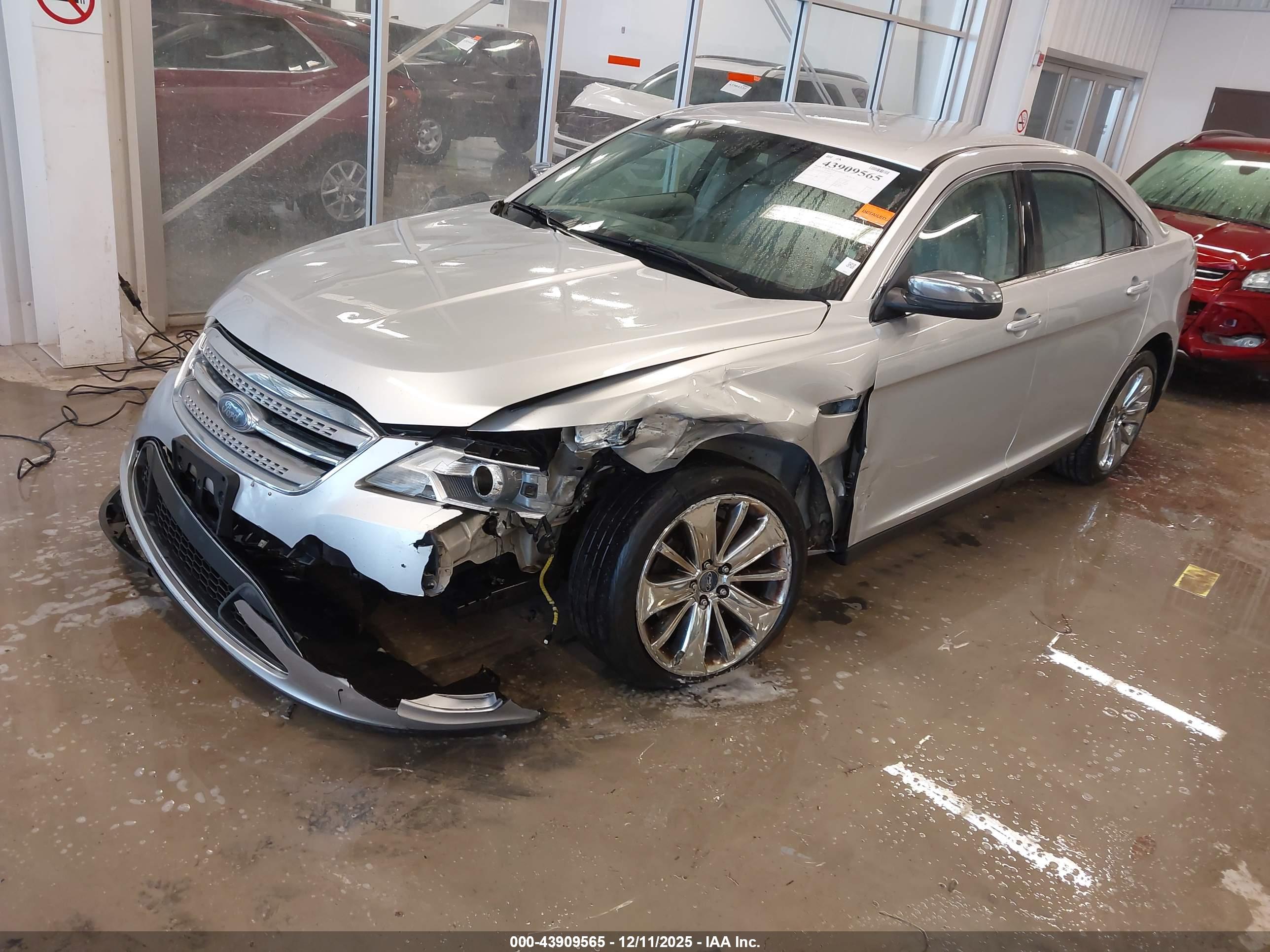 FORD TAURUS image 2