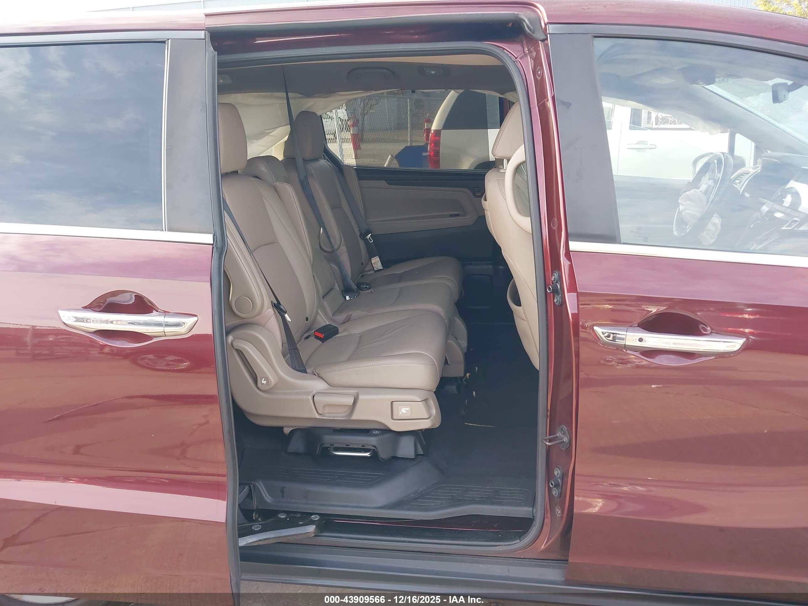HONDA ODYSSEY image 8