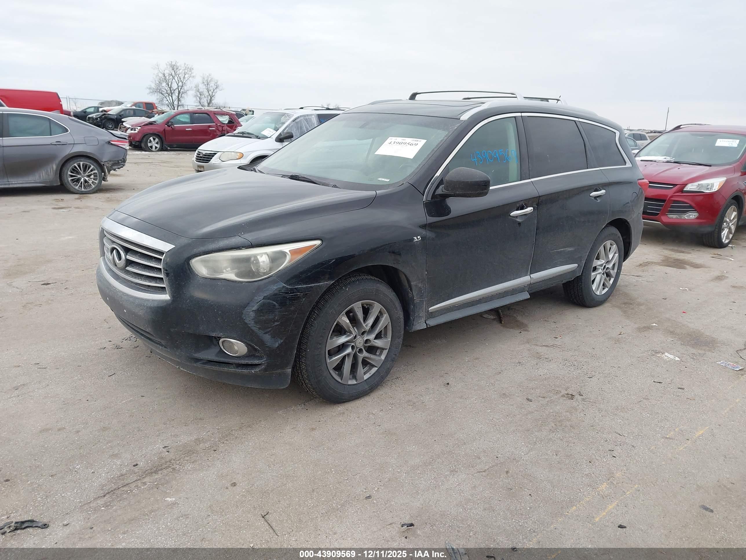 INFINITI QX60 image 2