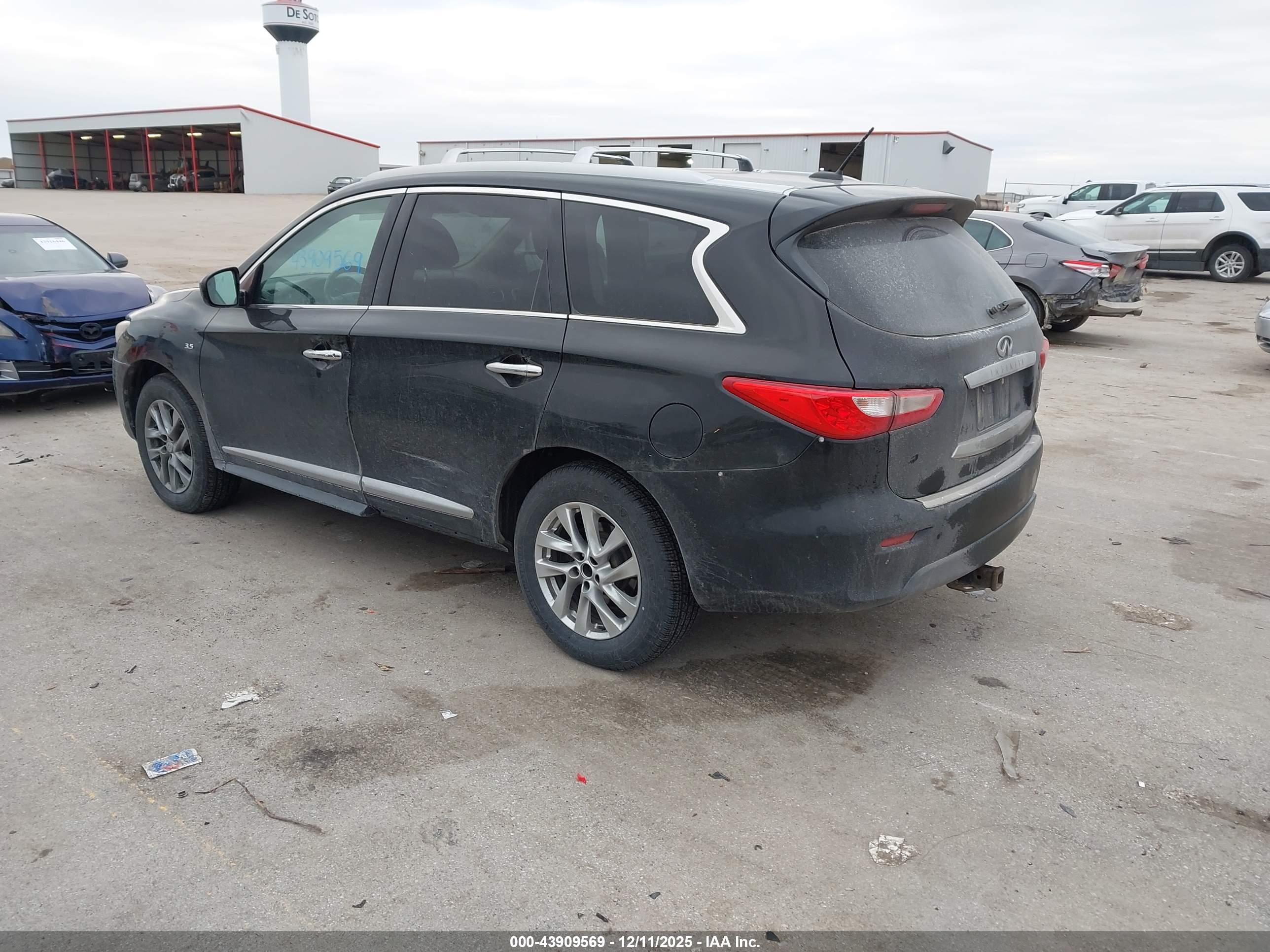 INFINITI QX60 image 3