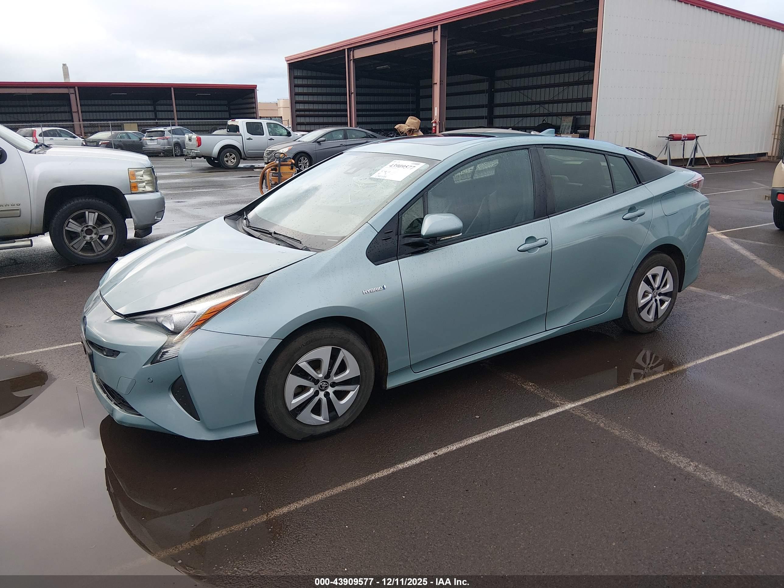 TOYOTA PRIUS image 2