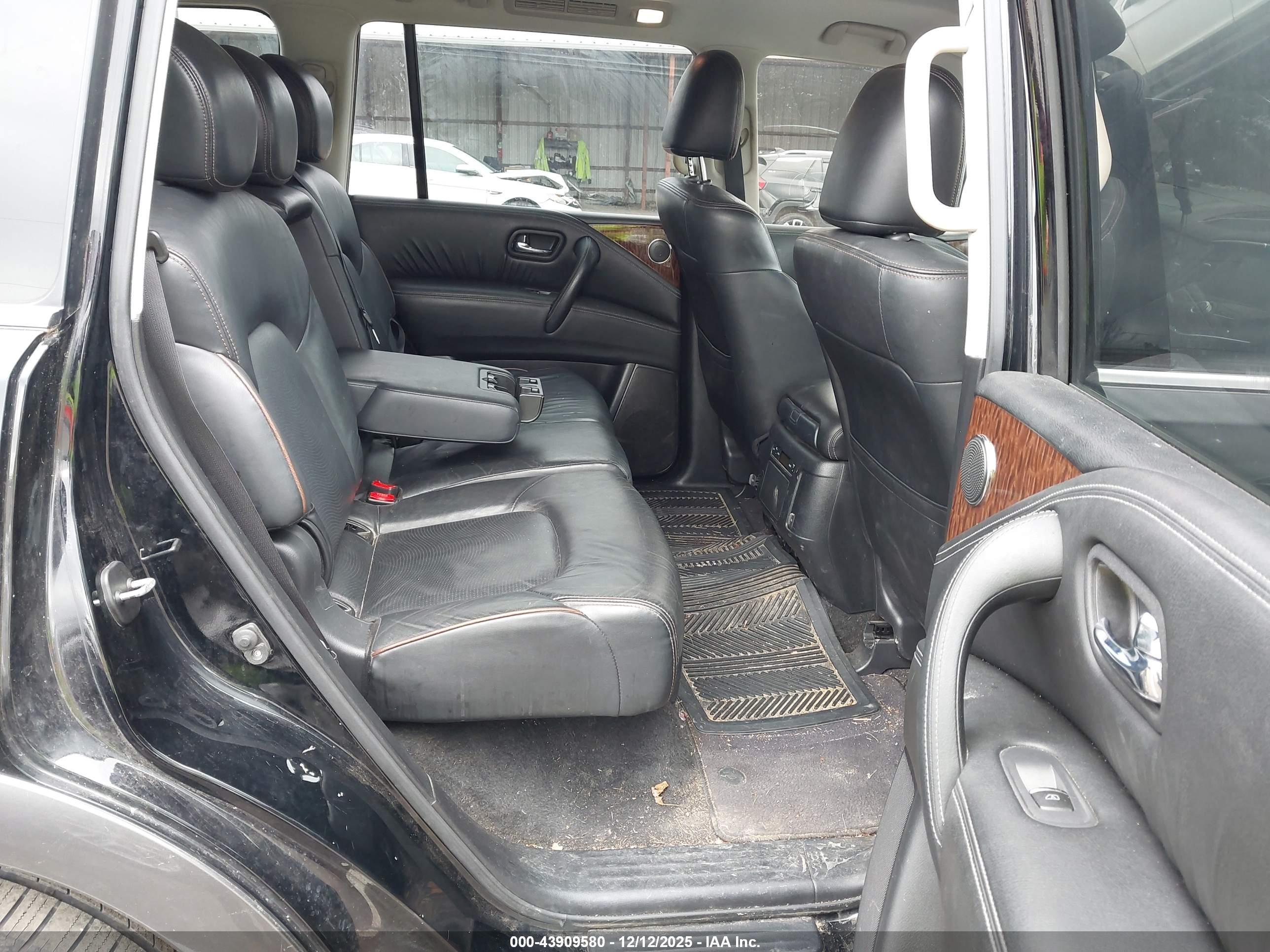 NISSAN ARMADA image 8