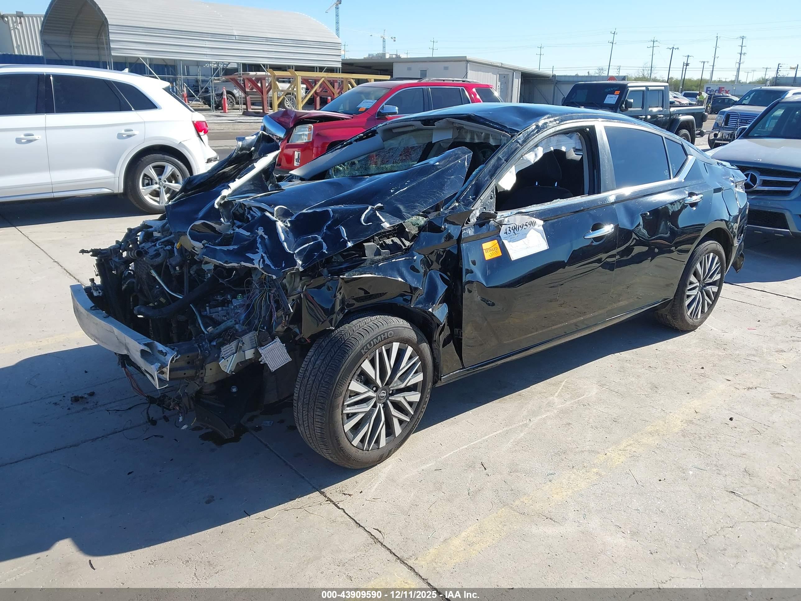 NISSAN ALTIMA image 2