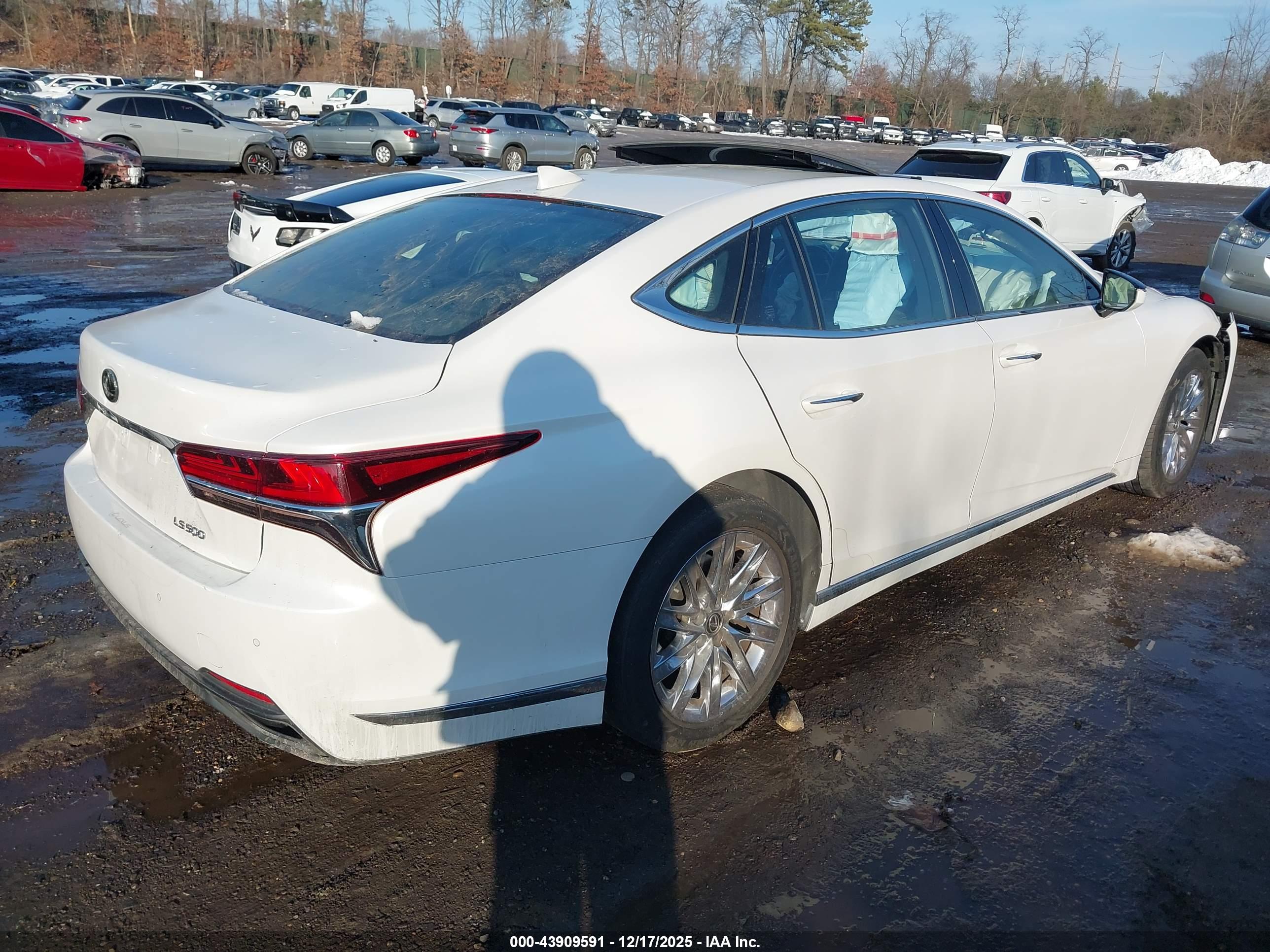 LEXUS LS image 4
