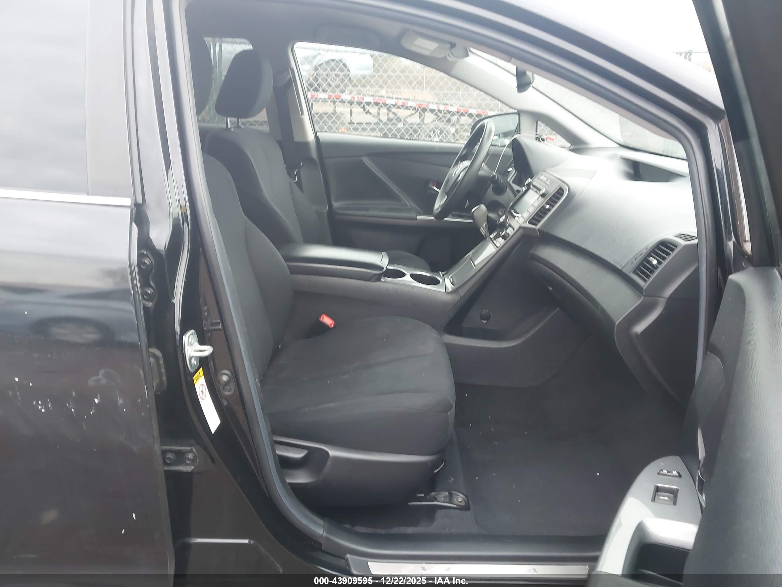 TOYOTA VENZA image 5
