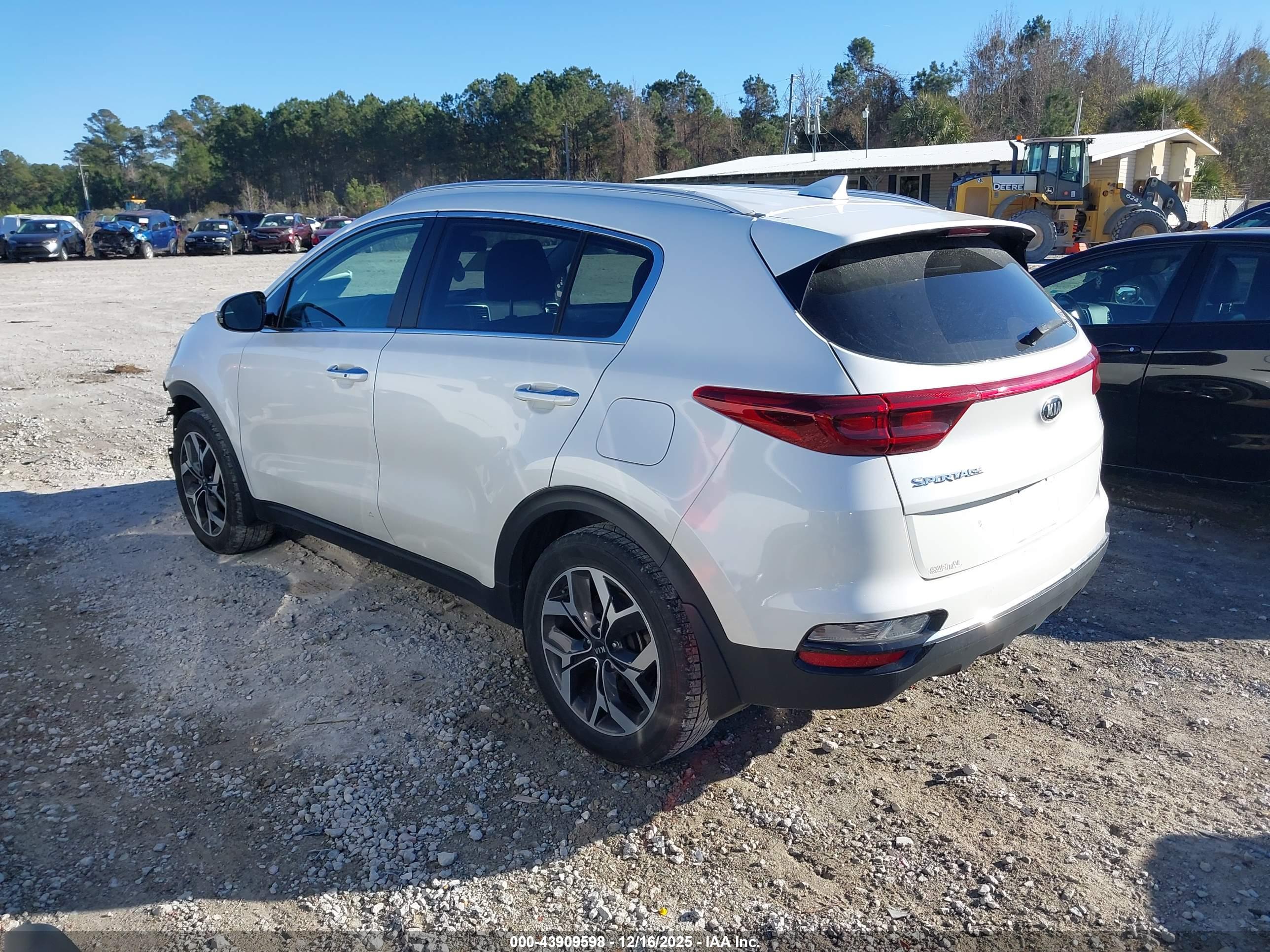 KIA SPORTAGE image 3