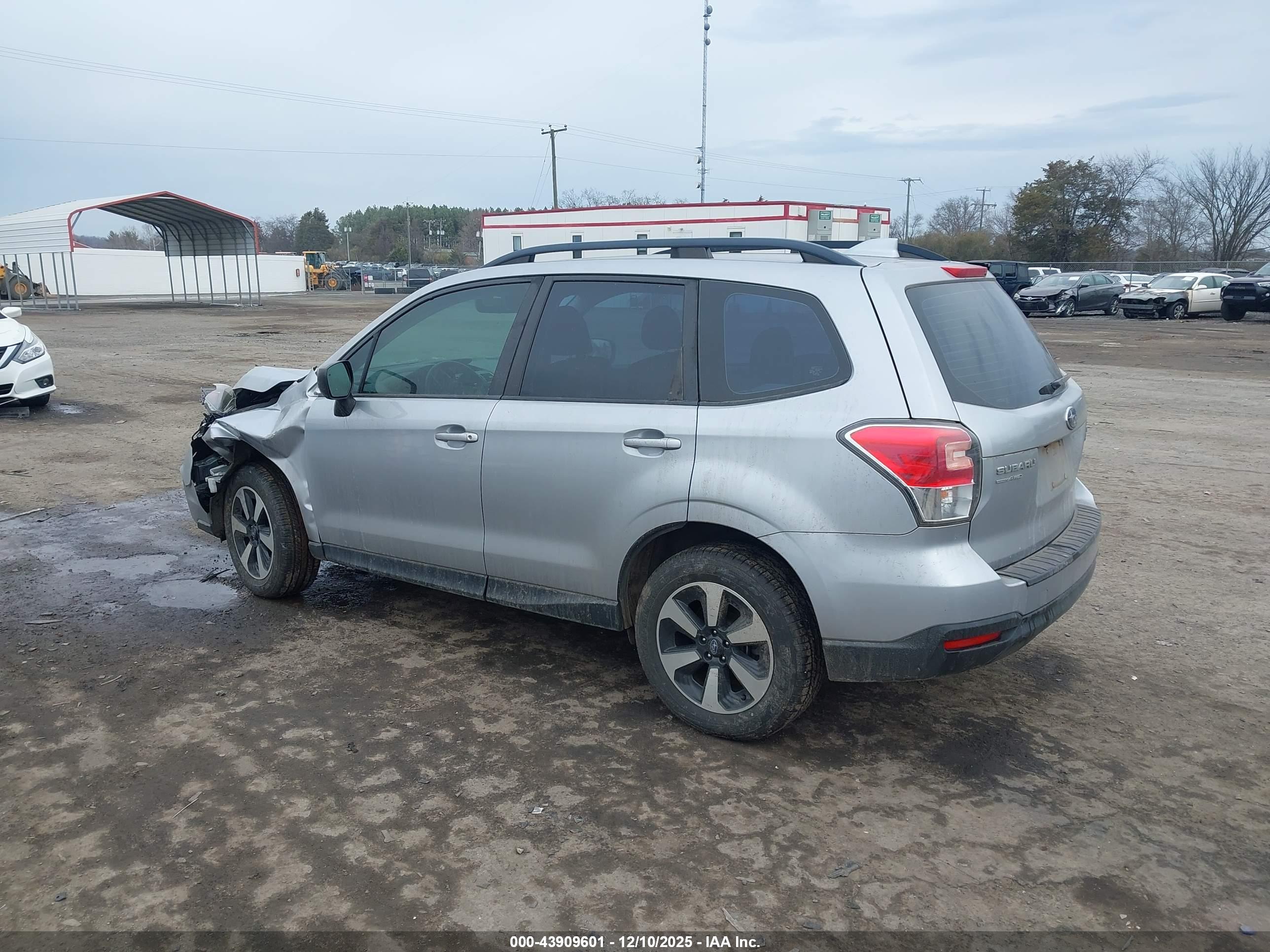 SUBARU FORESTER image 3
