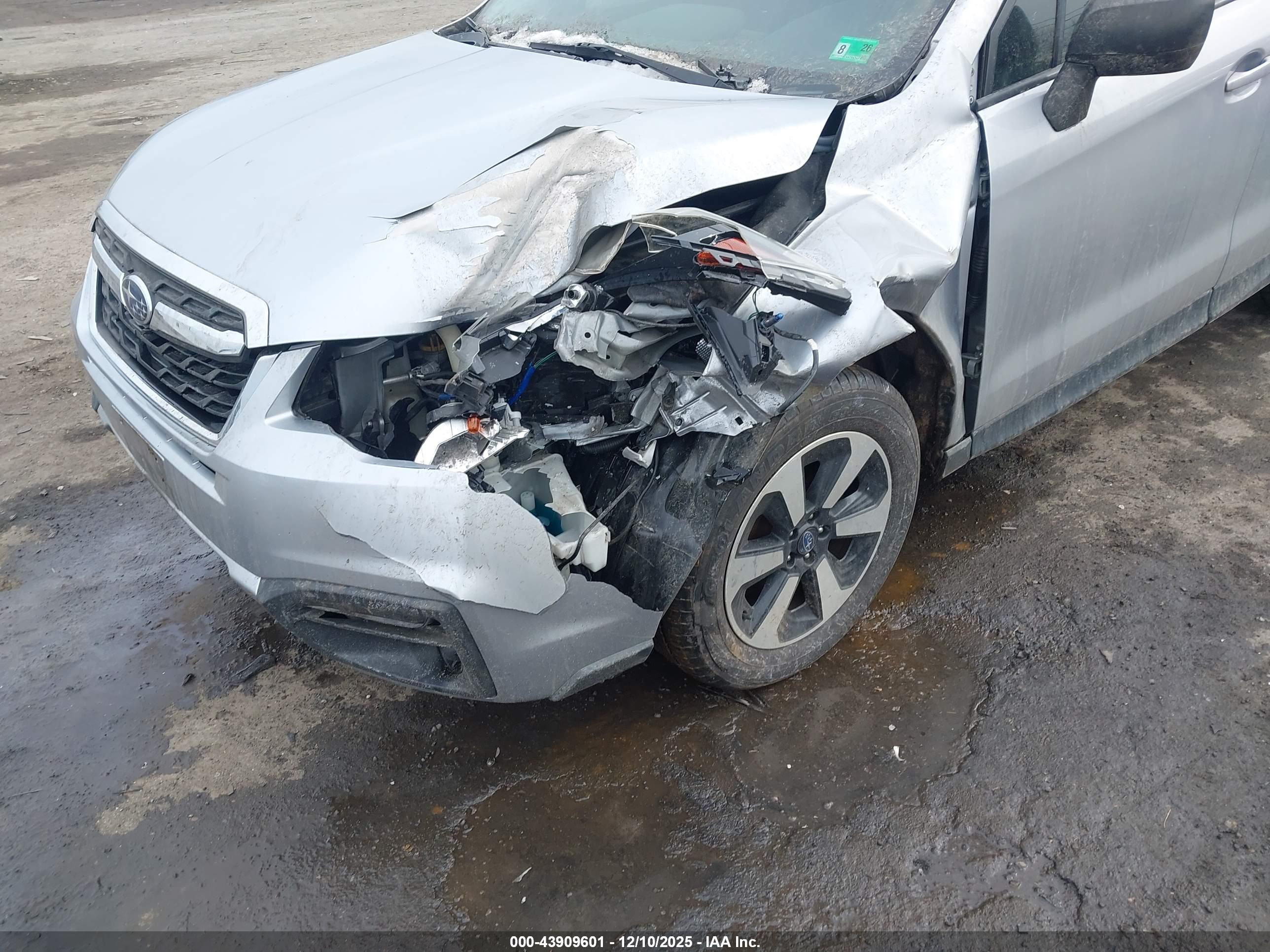 SUBARU FORESTER image 6