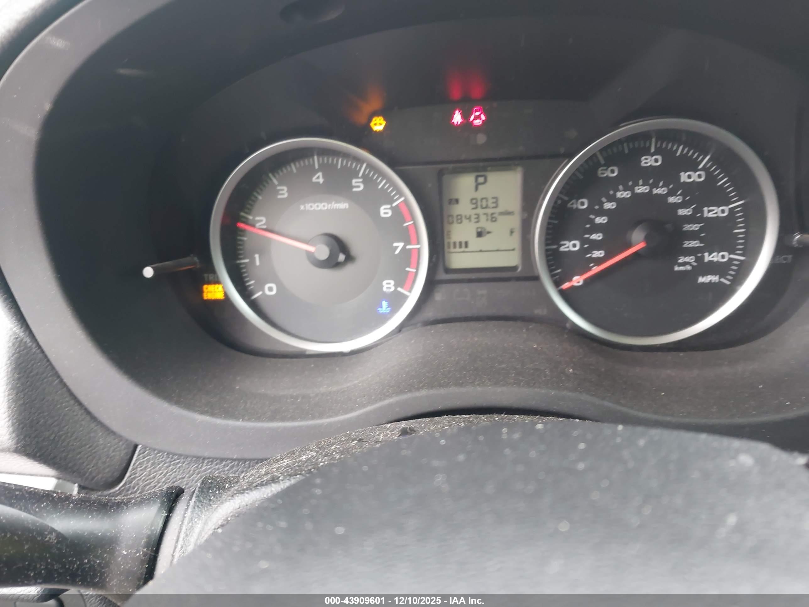 SUBARU FORESTER image 7