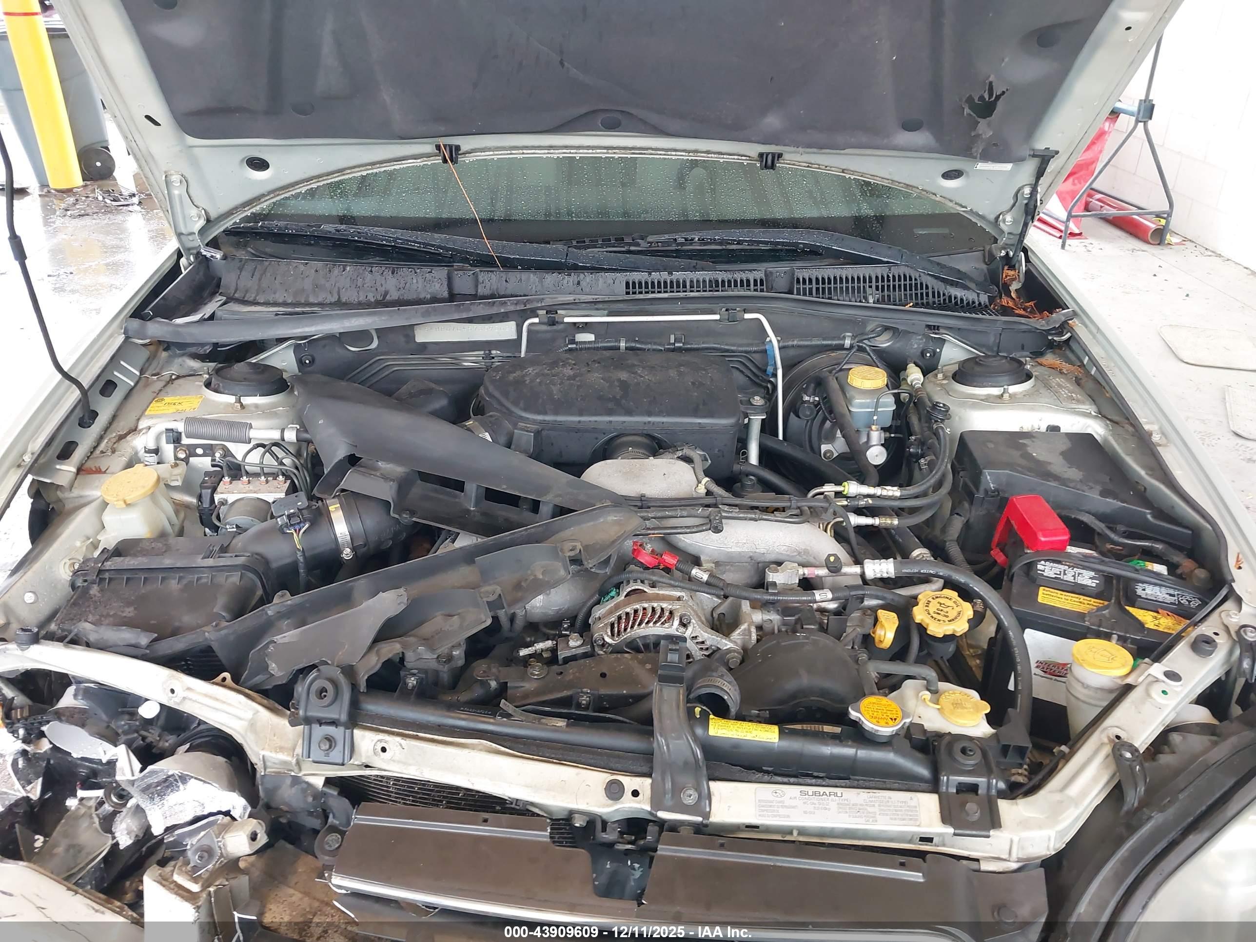 SUBARU OUTBACK image 10