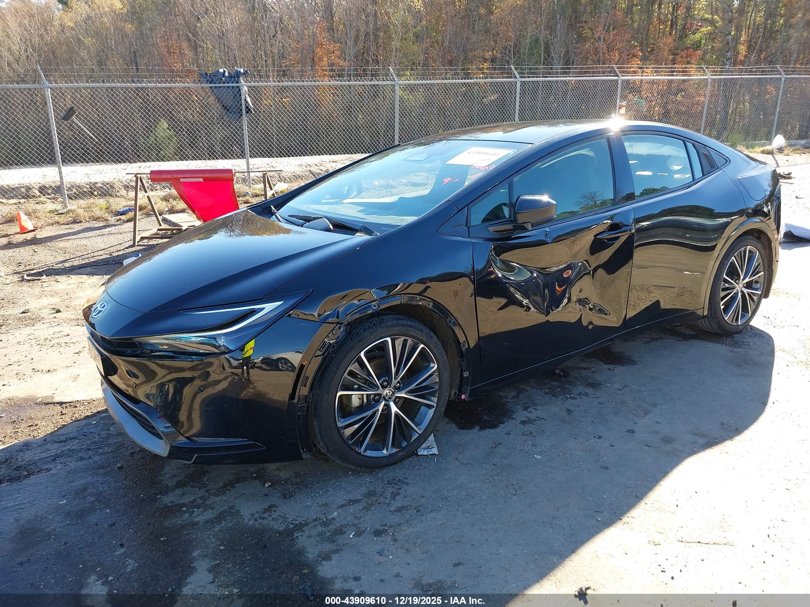 TOYOTA PRIUS image 2