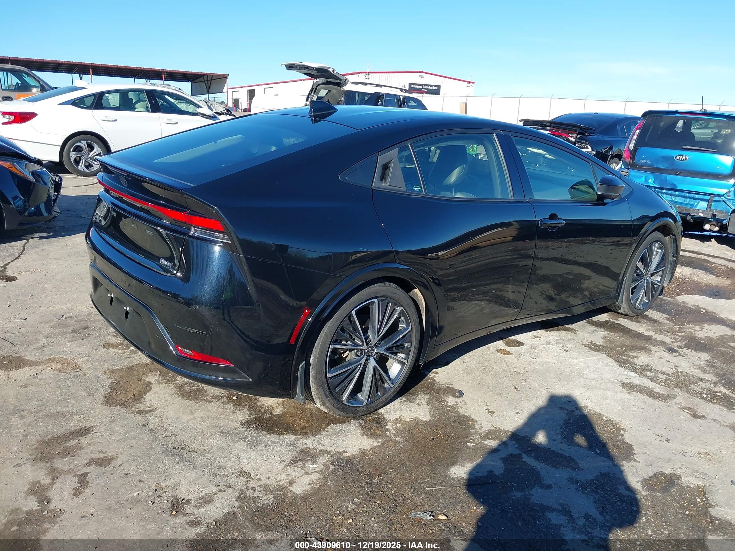 TOYOTA PRIUS image 4