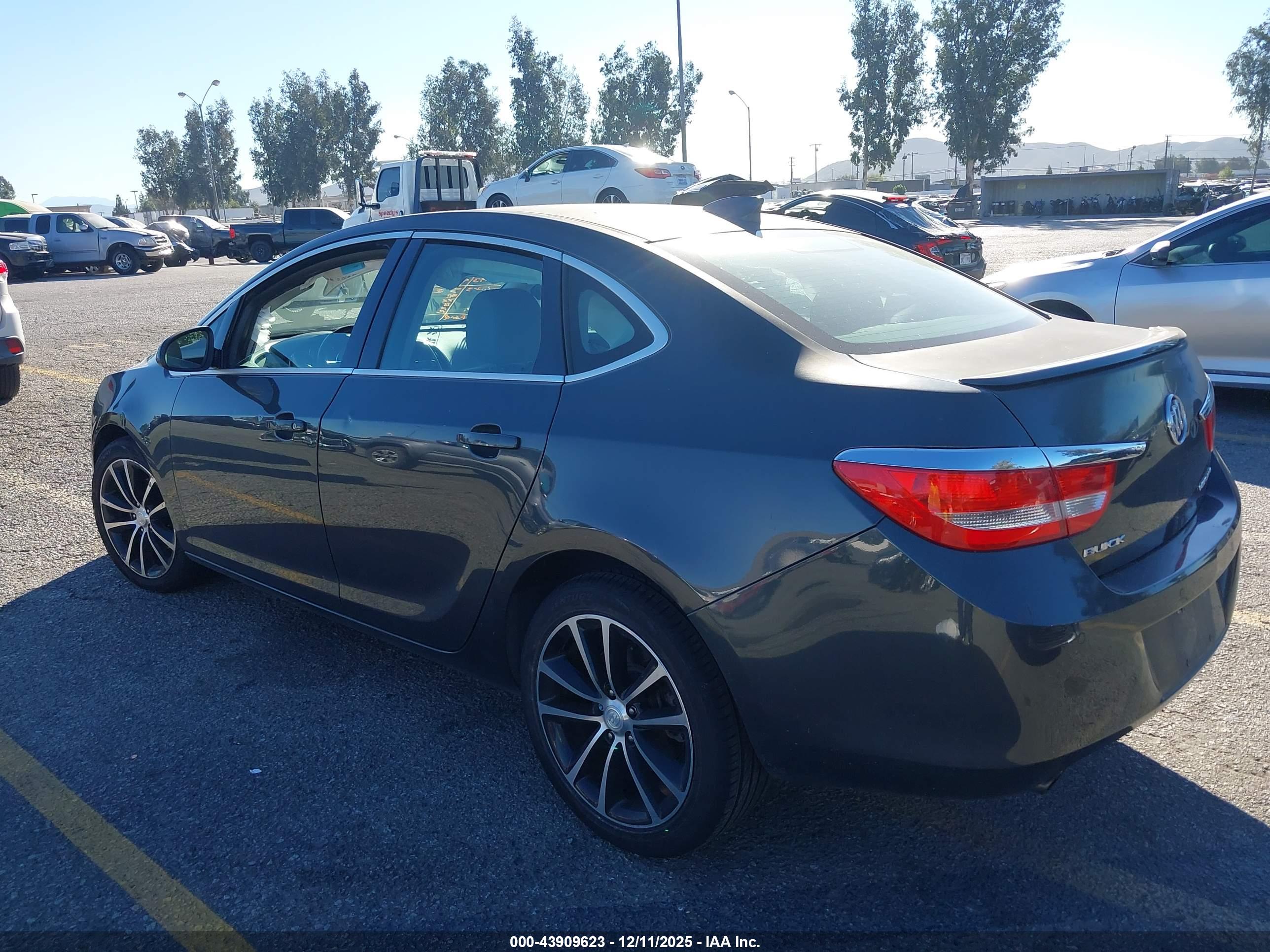 BUICK VERANO image 3
