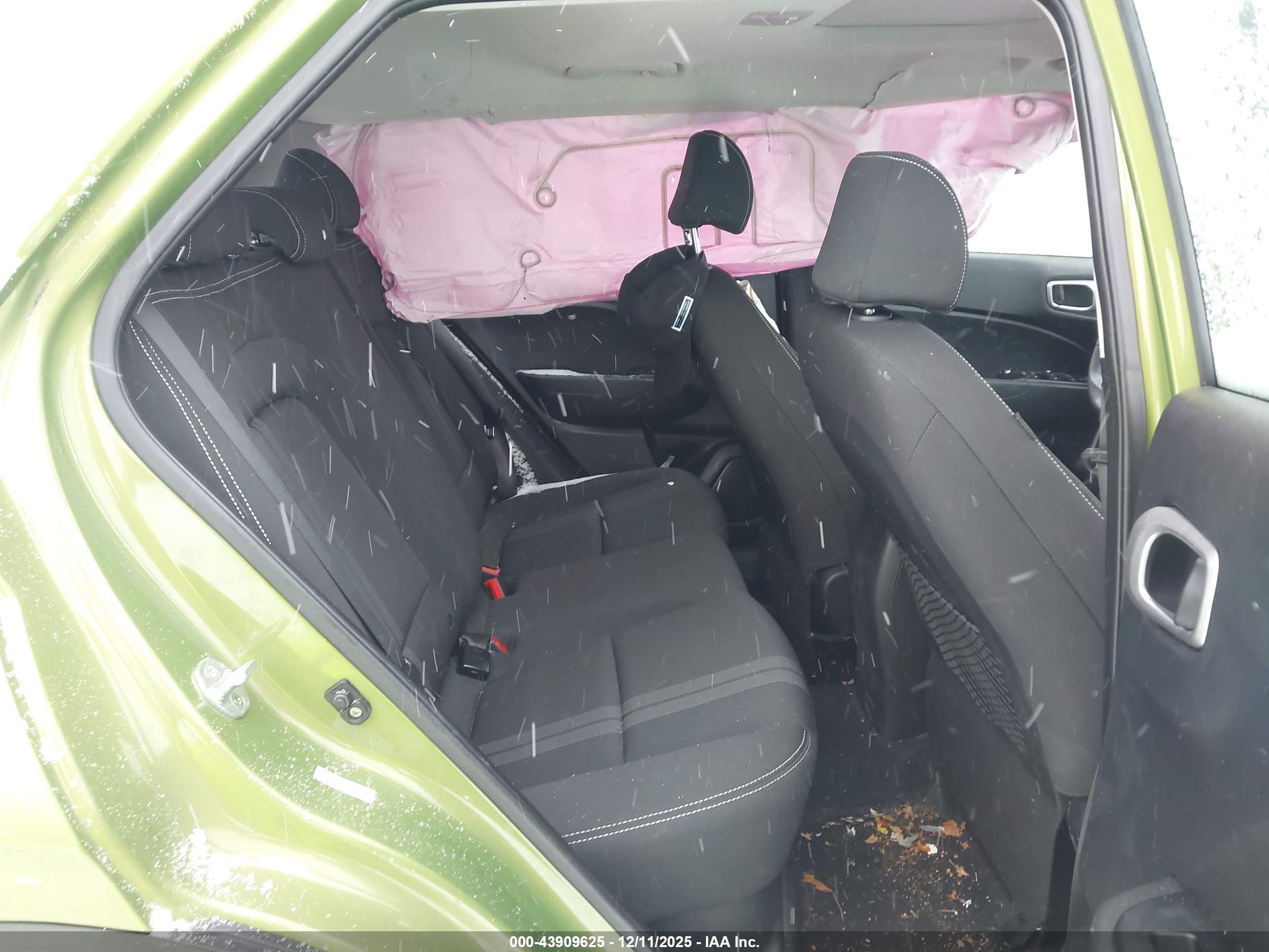 HYUNDAI VENUE image 8