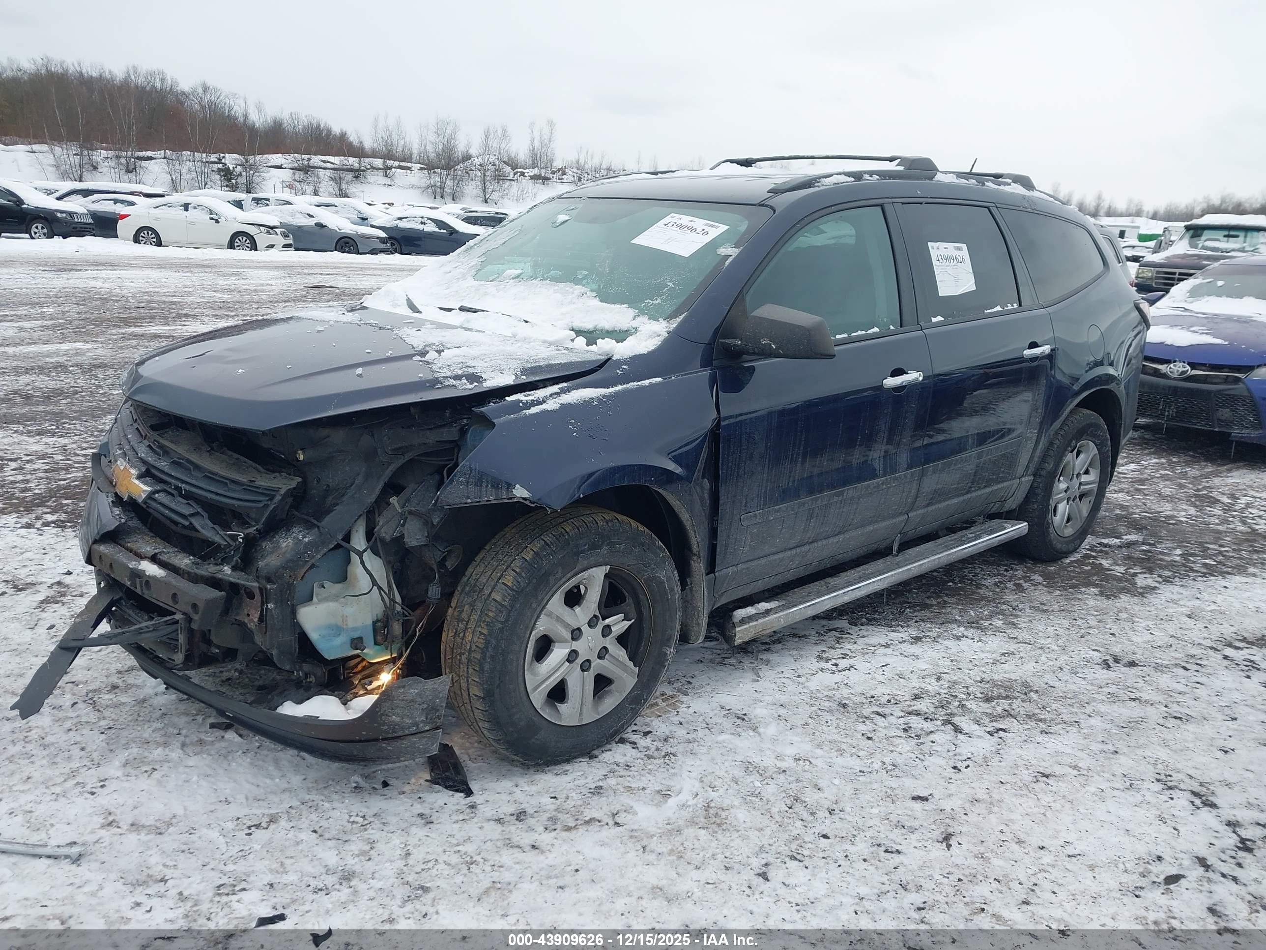 CHEVROLET TRAVERSE image 2