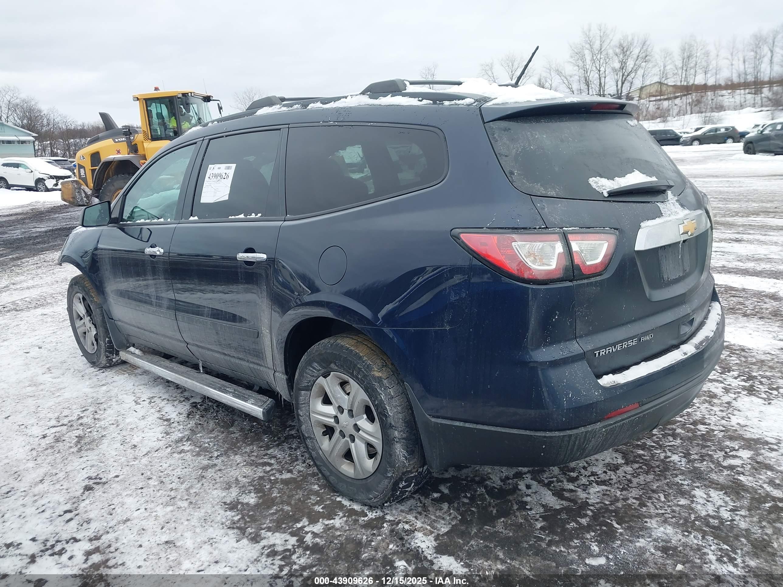 CHEVROLET TRAVERSE image 3