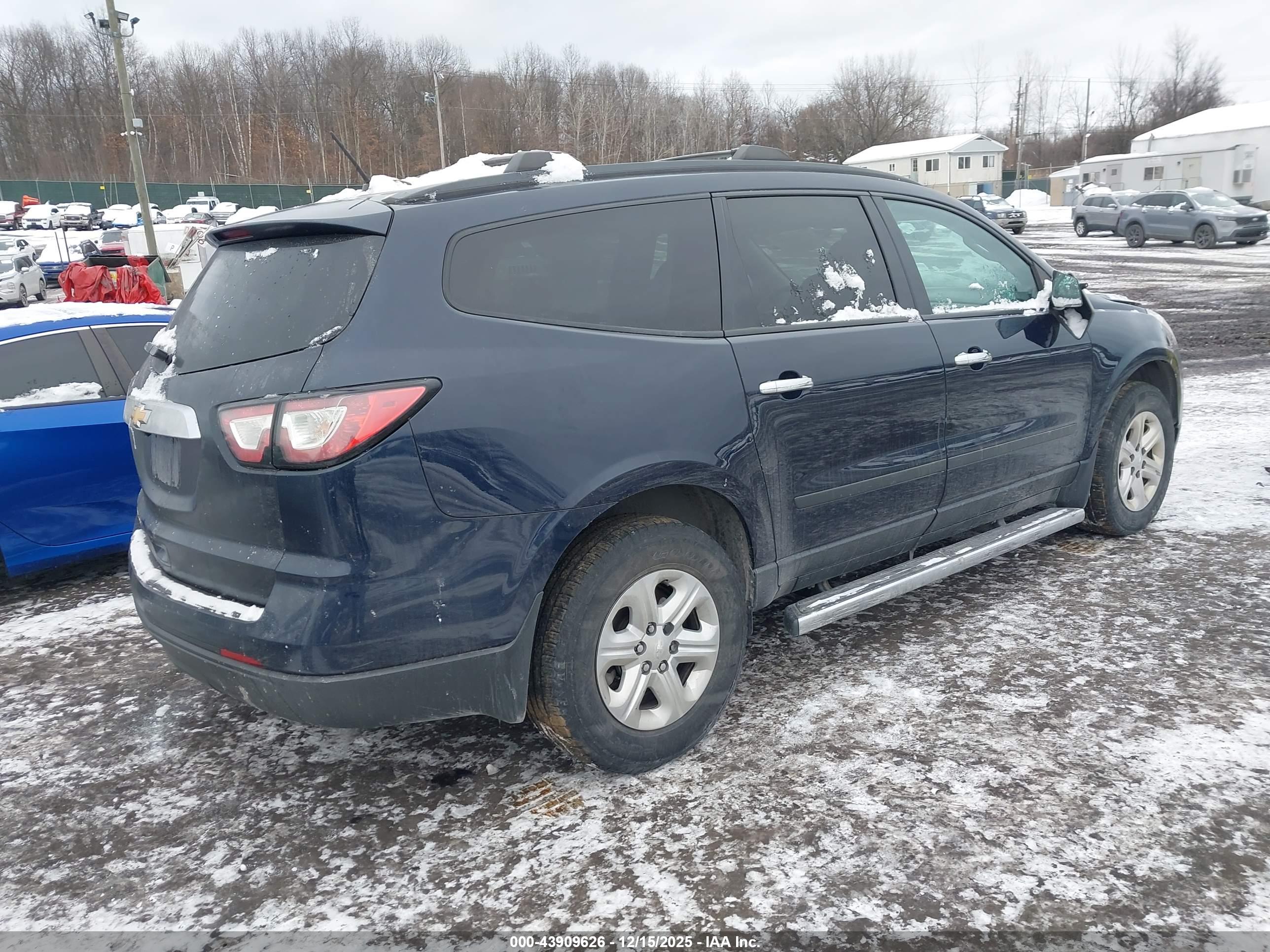 CHEVROLET TRAVERSE image 4