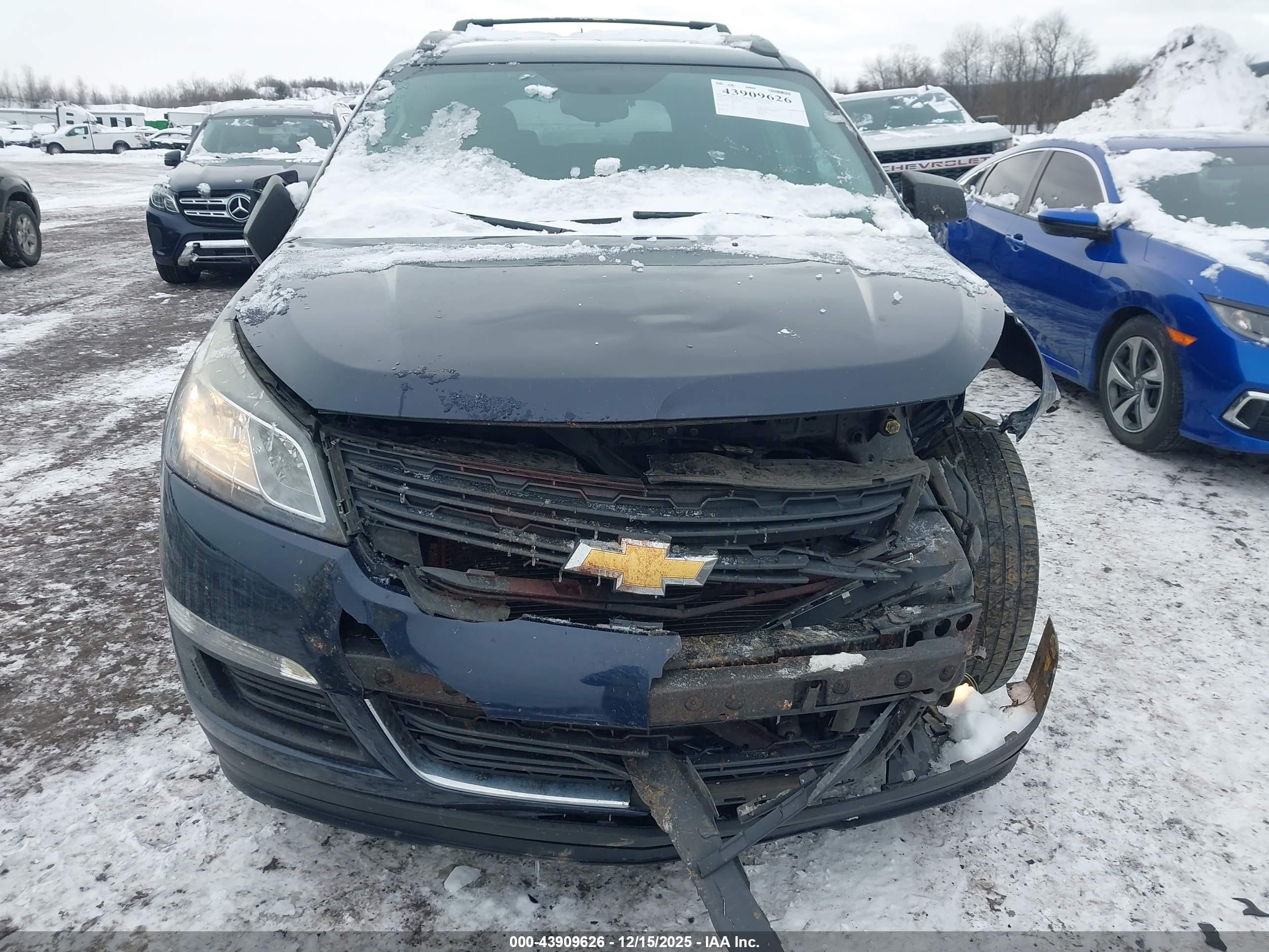 CHEVROLET TRAVERSE image 6