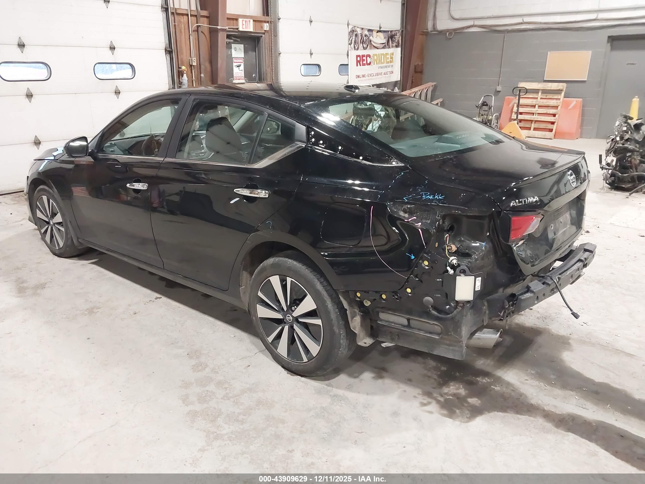 NISSAN ALTIMA image 3
