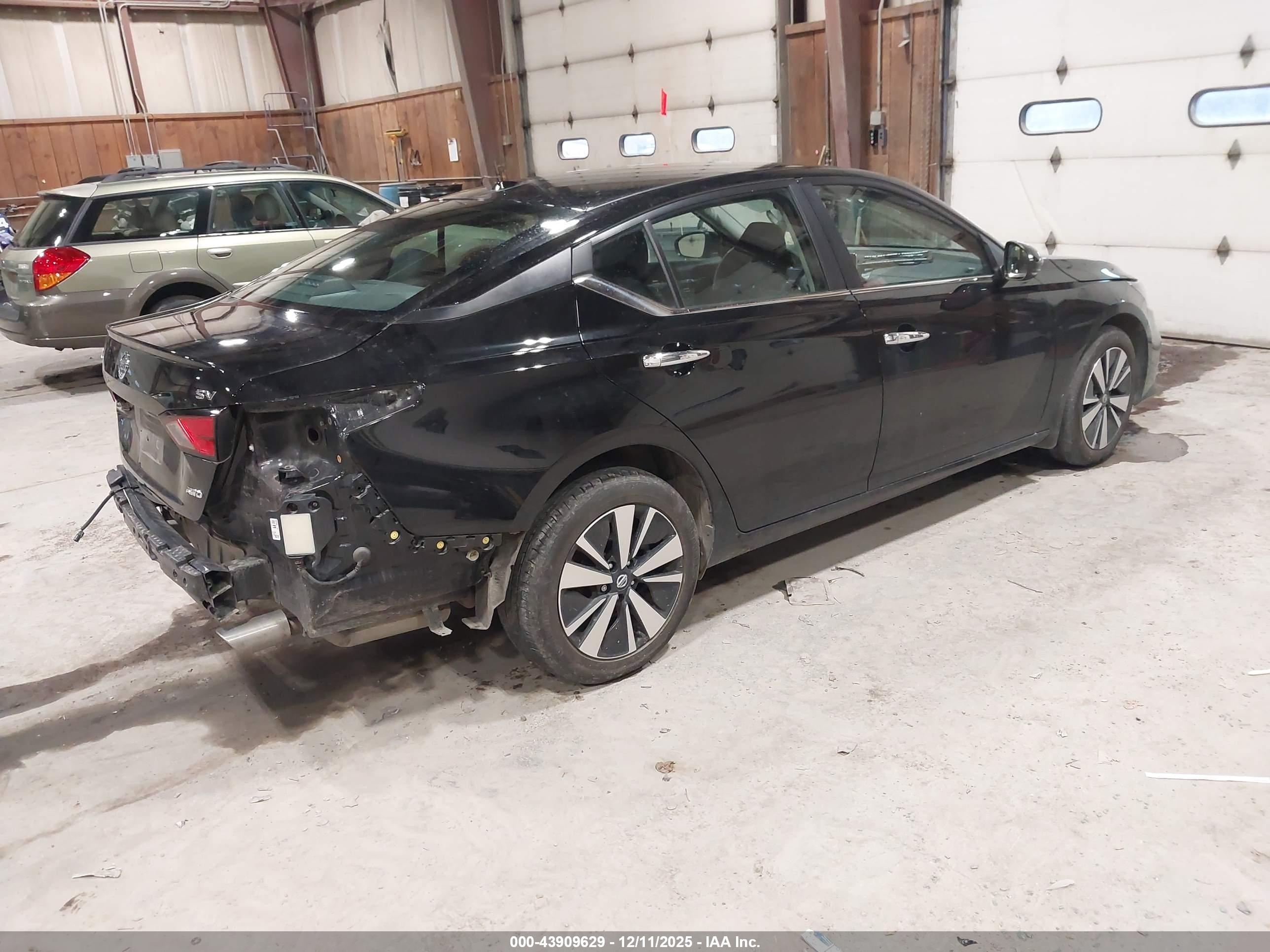 NISSAN ALTIMA image 4