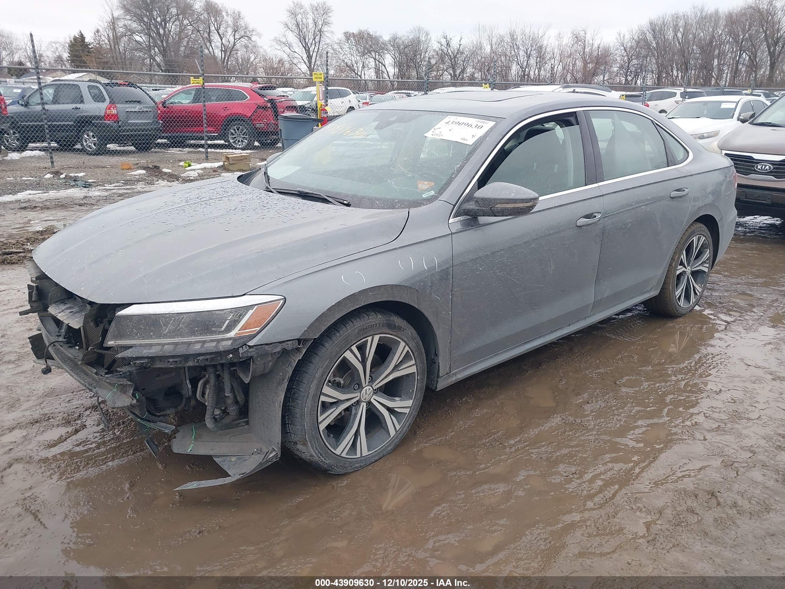 VOLKSWAGEN PASSAT image 2