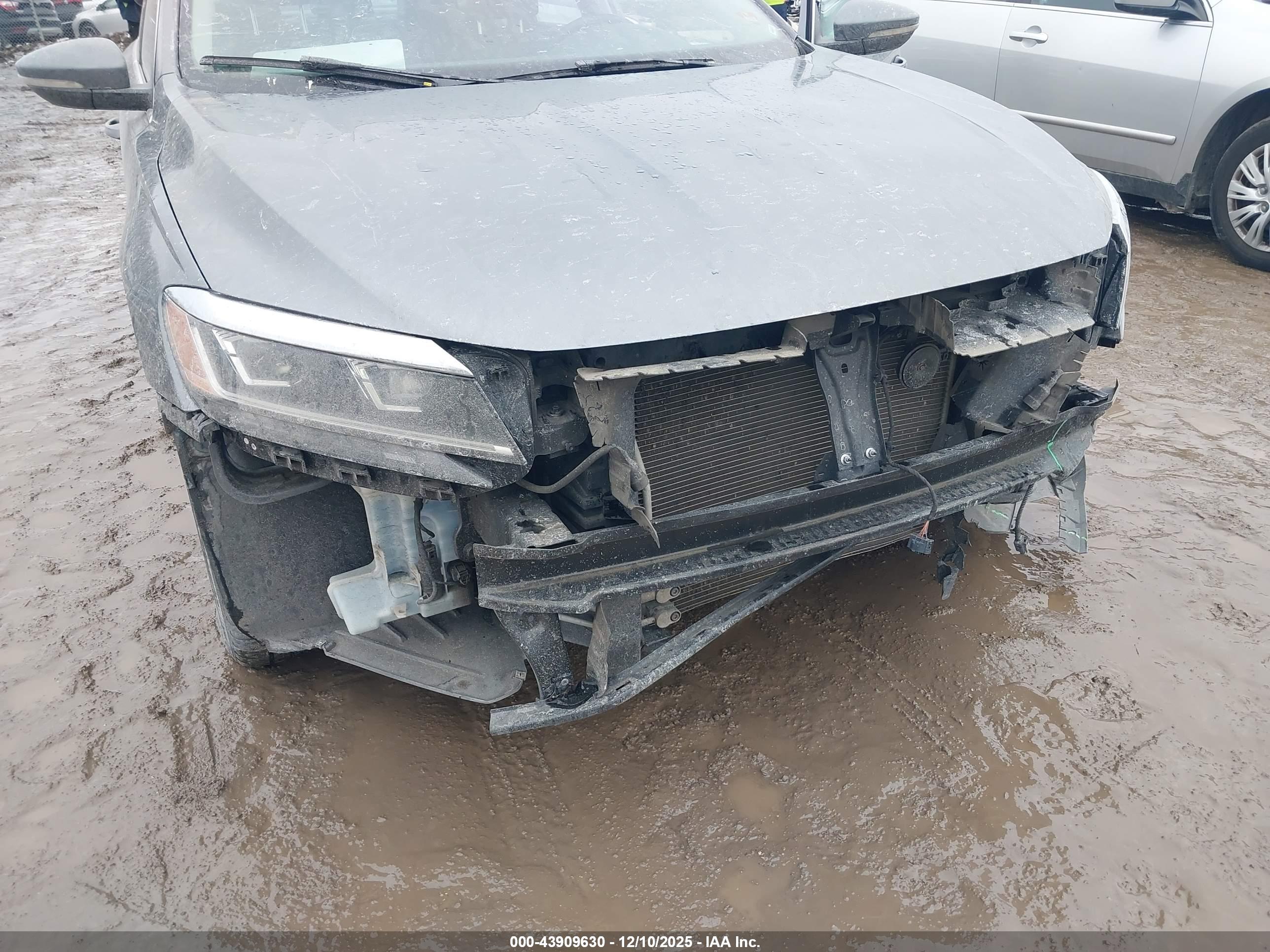 VOLKSWAGEN PASSAT image 6