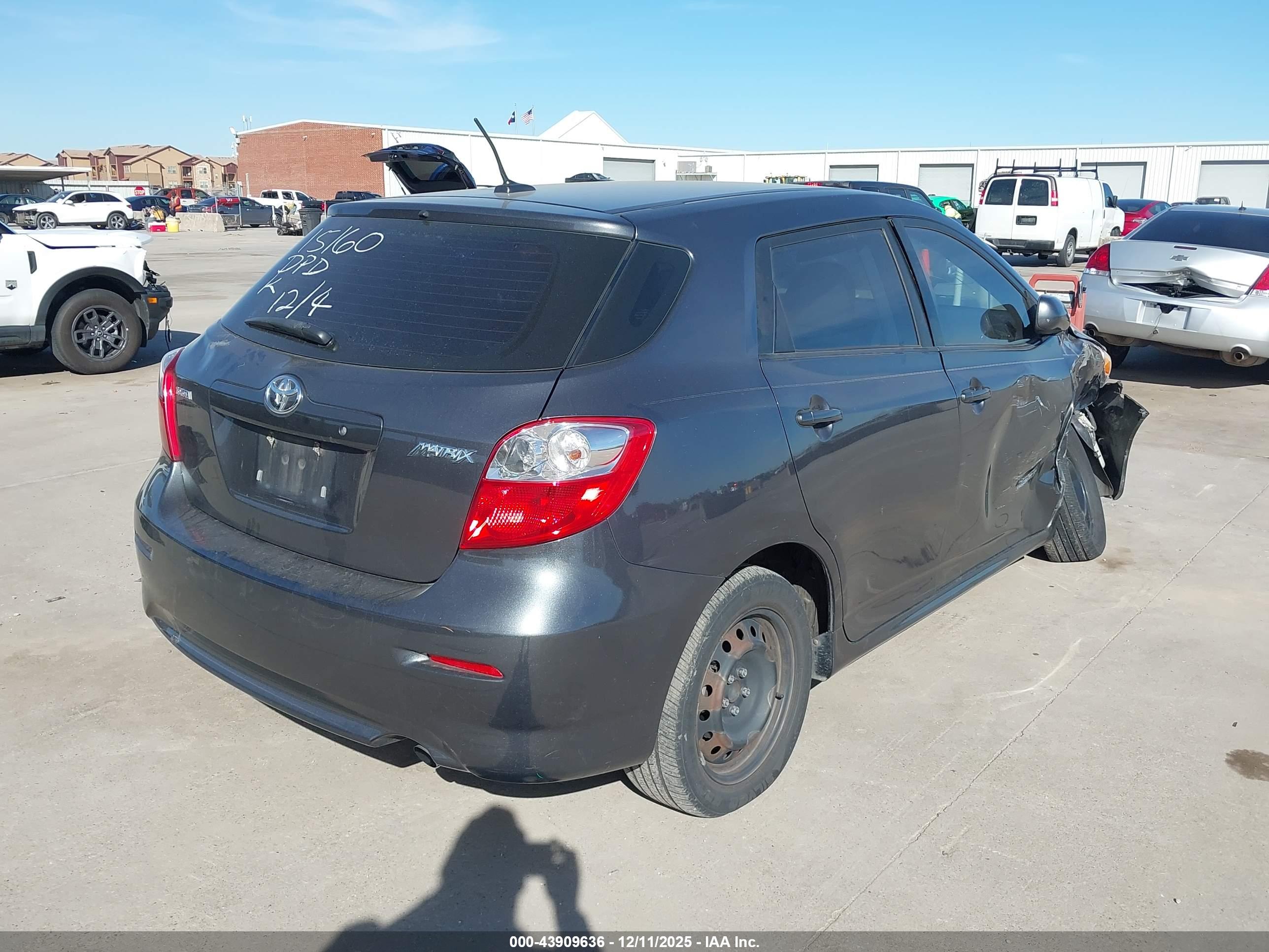 TOYOTA MATRIX image 4