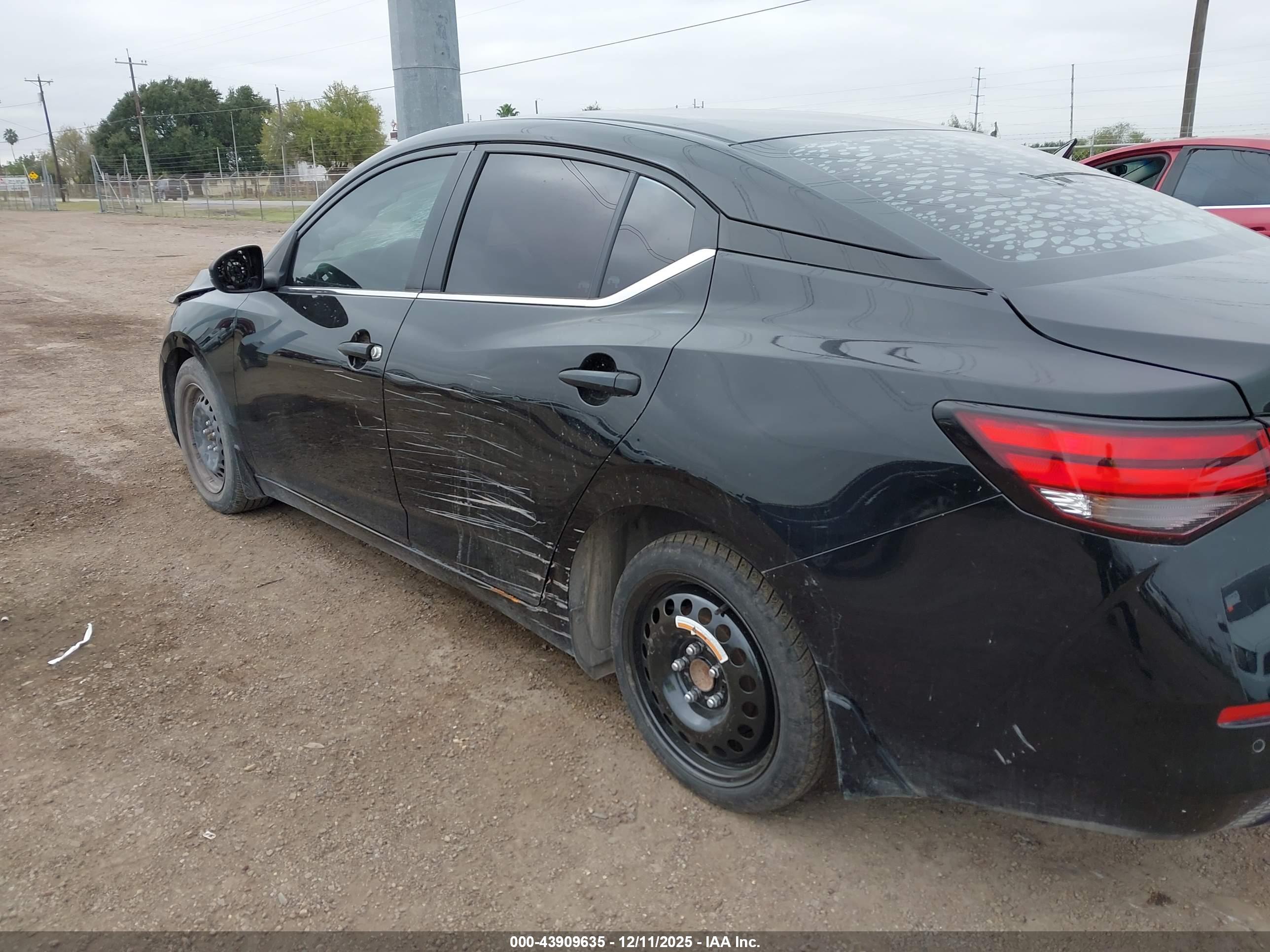 NISSAN SENTRA image 6