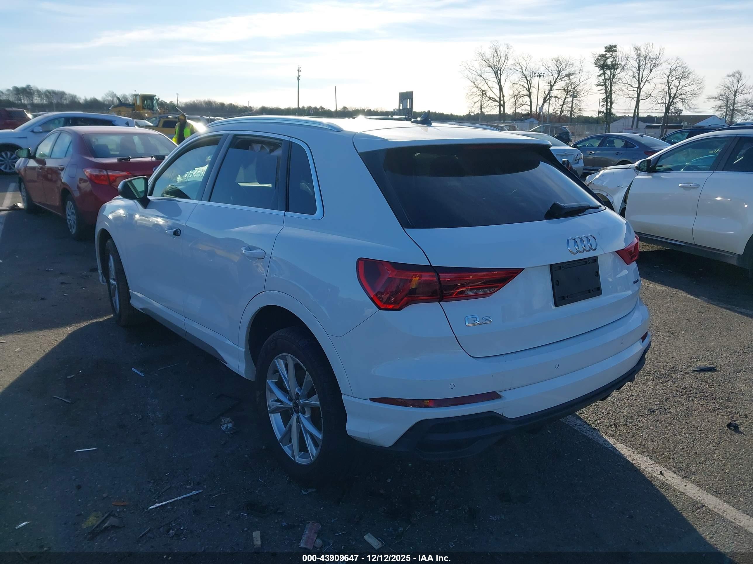 AUDI Q3 image 3