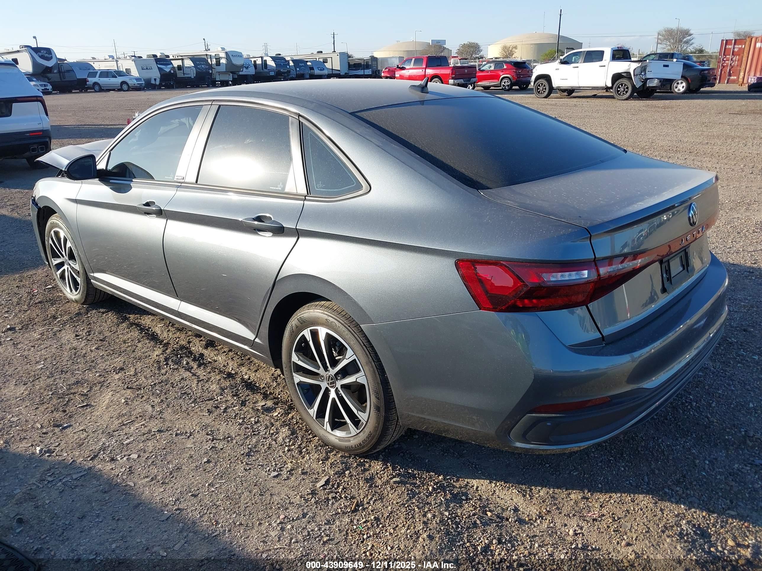 VOLKSWAGEN JETTA image 3