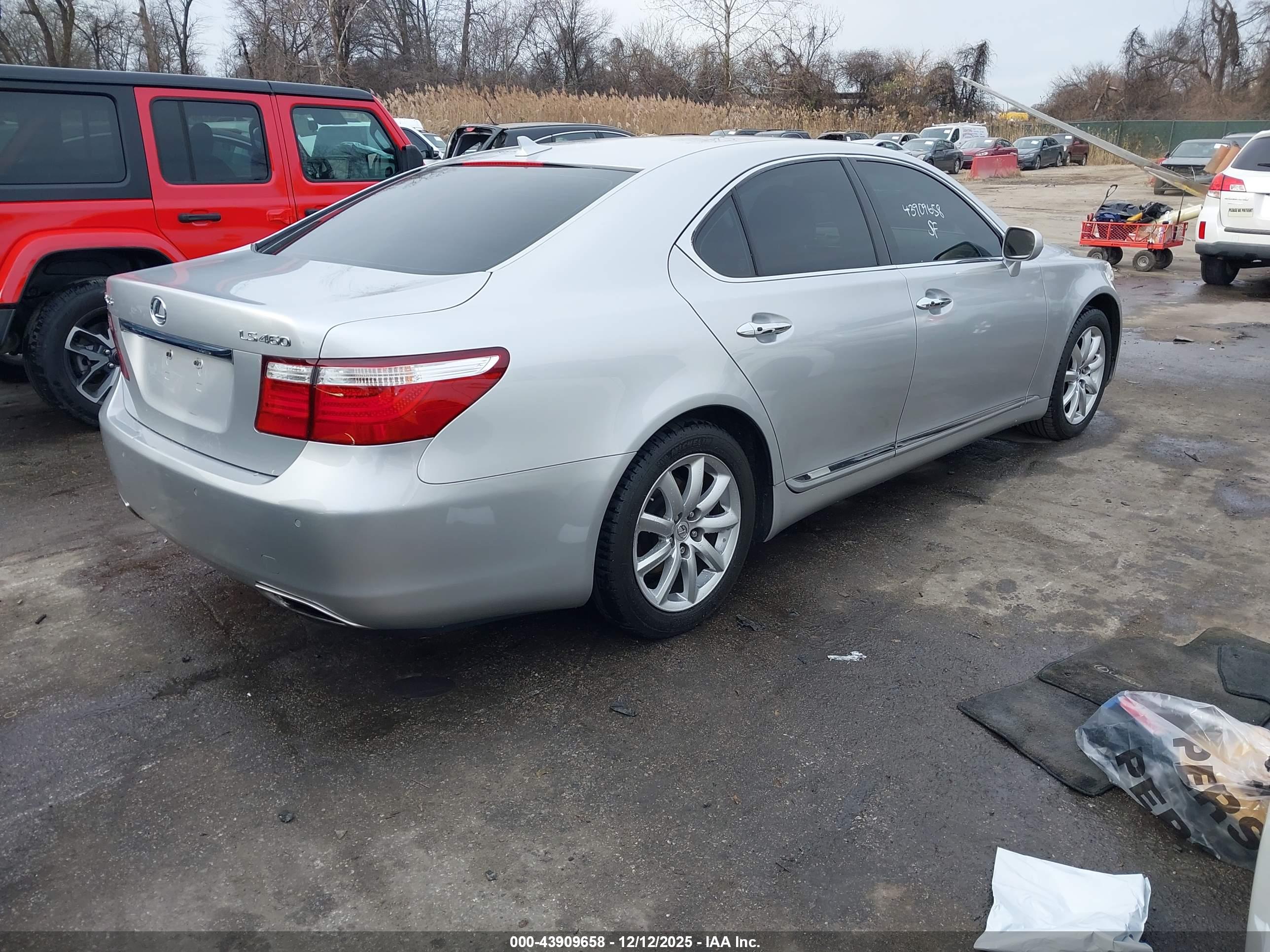 LEXUS LS image 4