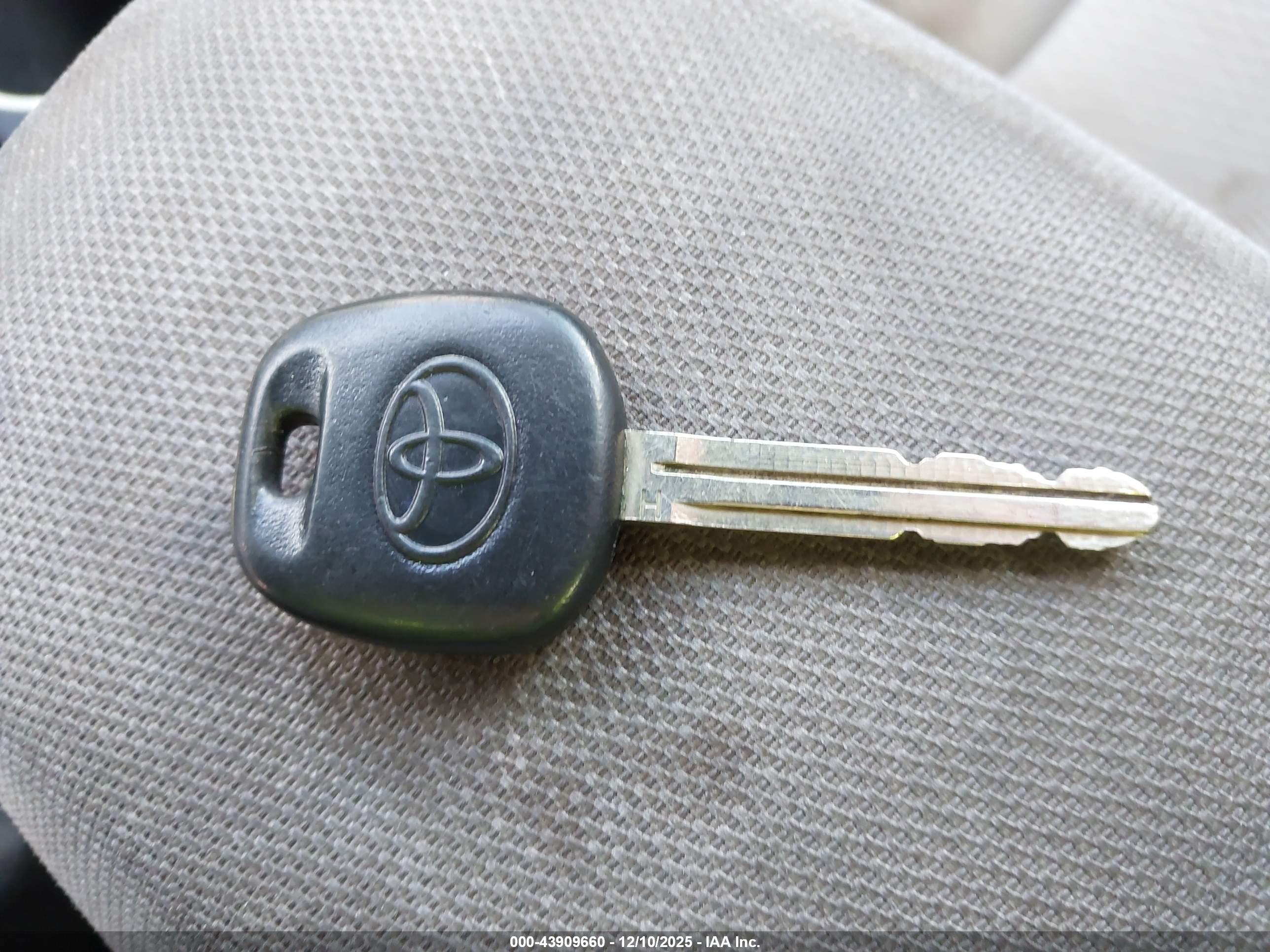 TOYOTA COROLLA image 11