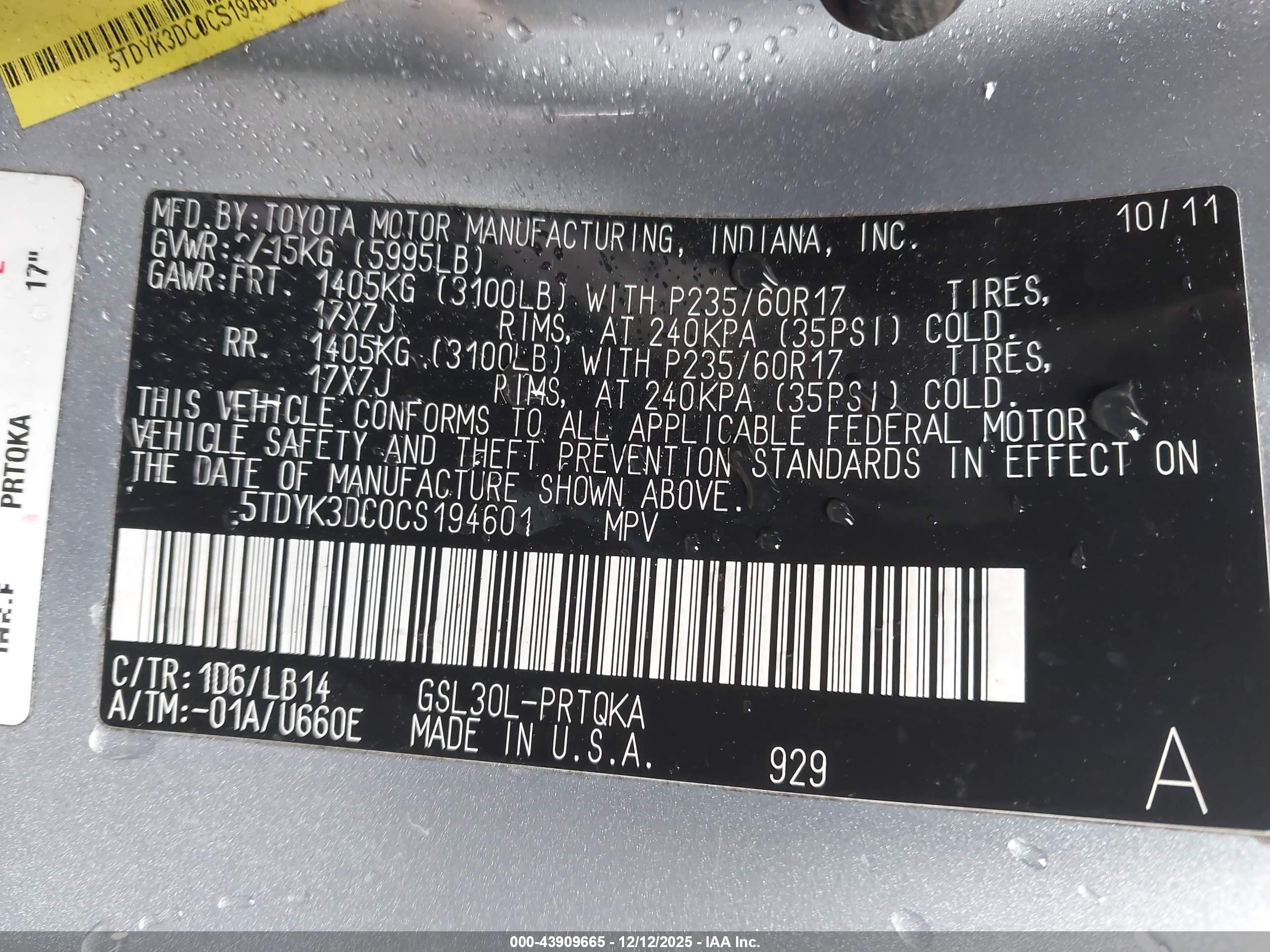 TOYOTA SIENNA image 9