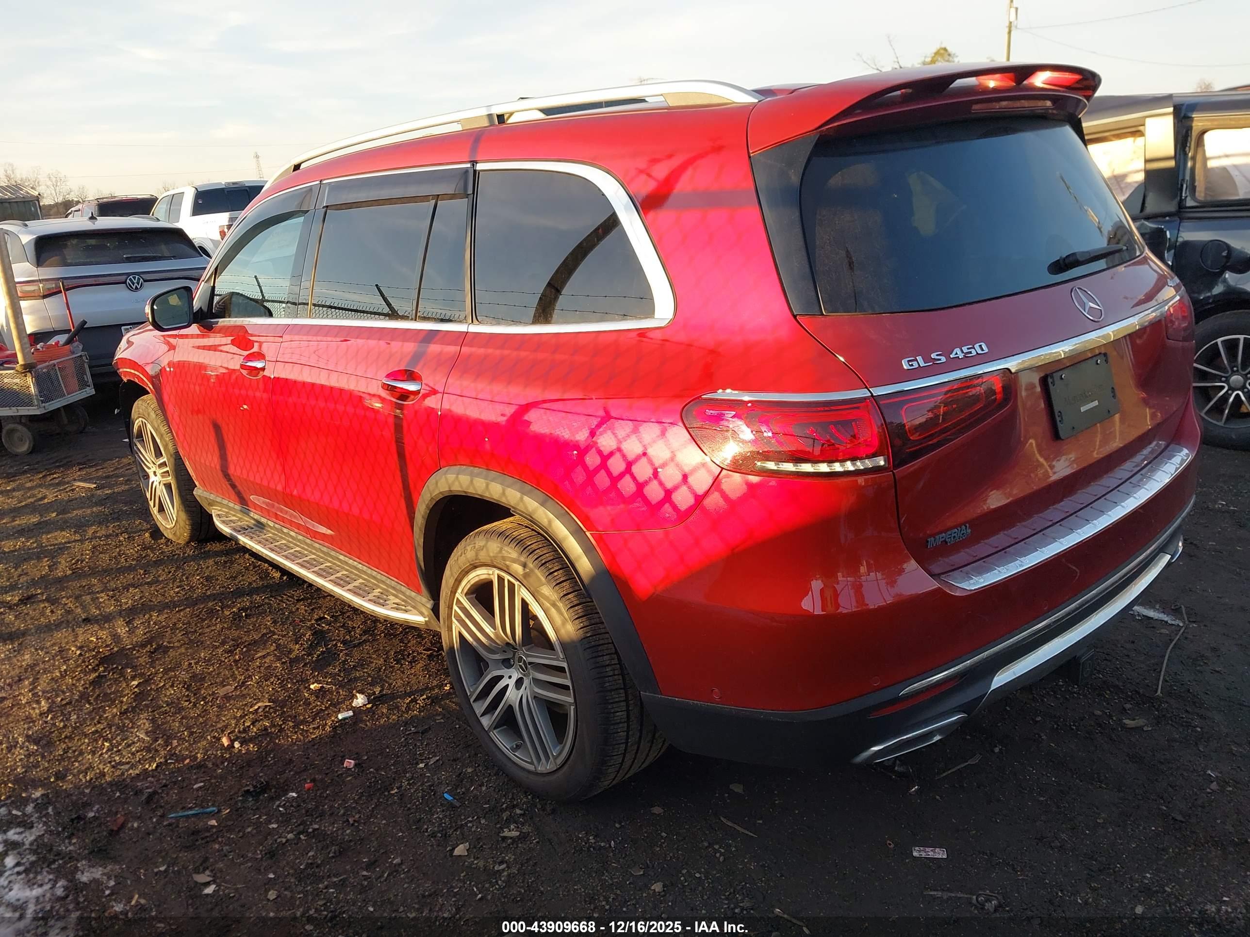 MERCEDES-BENZ GLS image 3