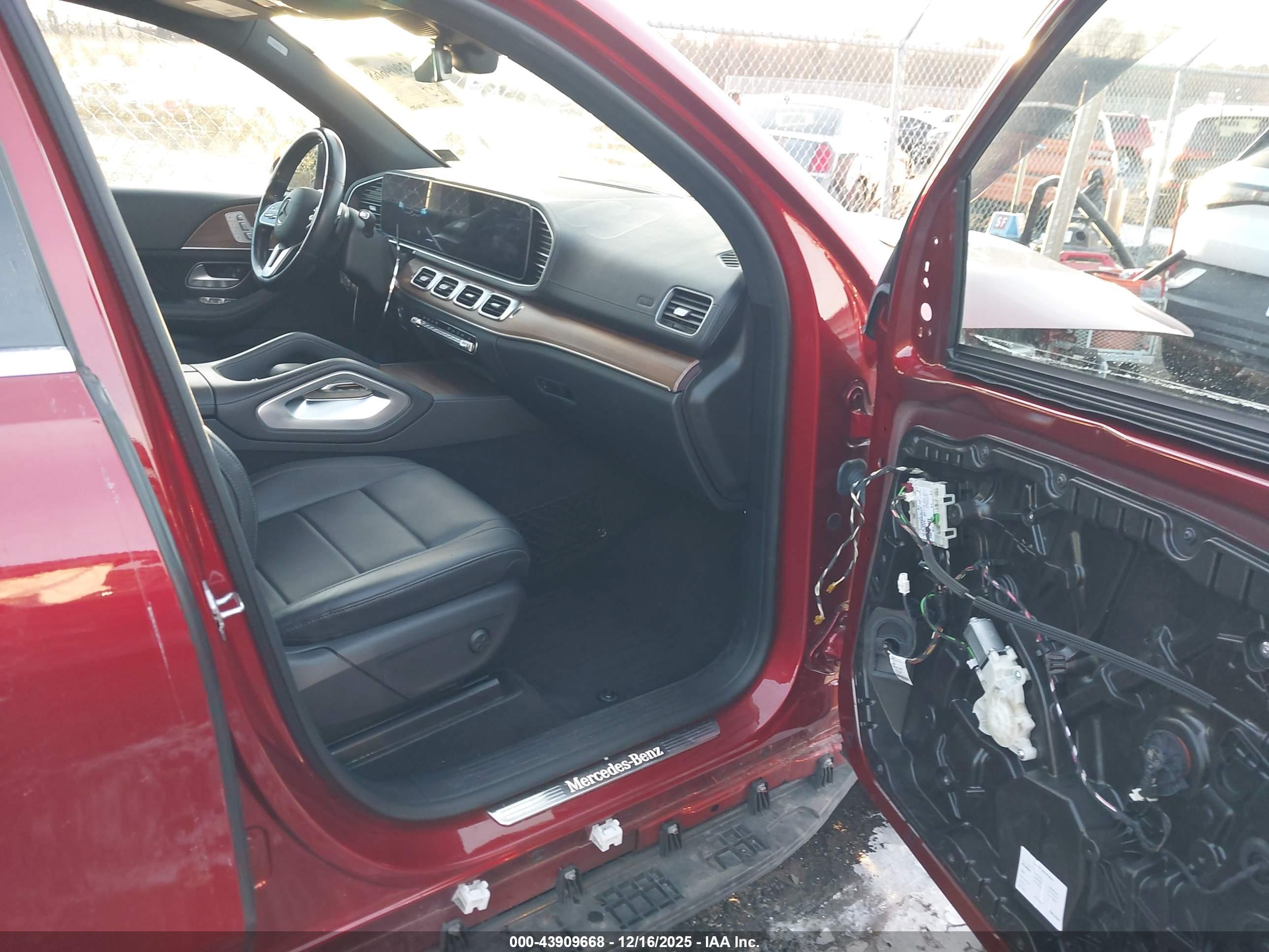 MERCEDES-BENZ GLS image 5