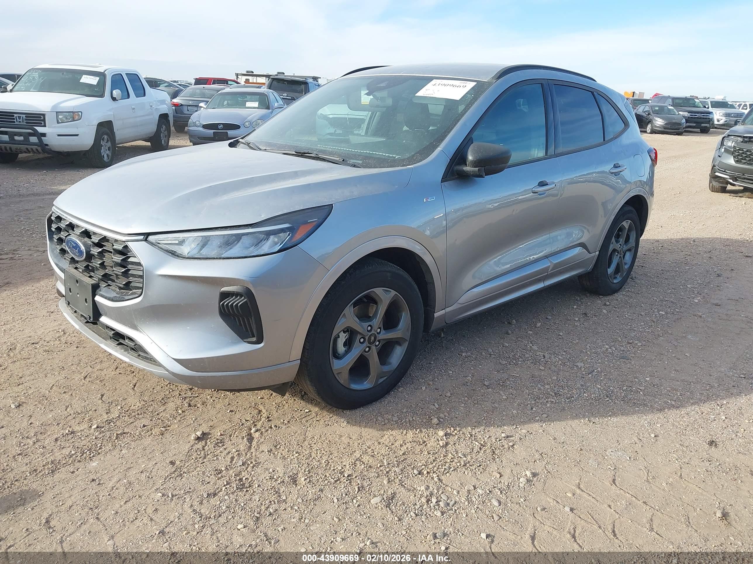 FORD ESCAPE image 2