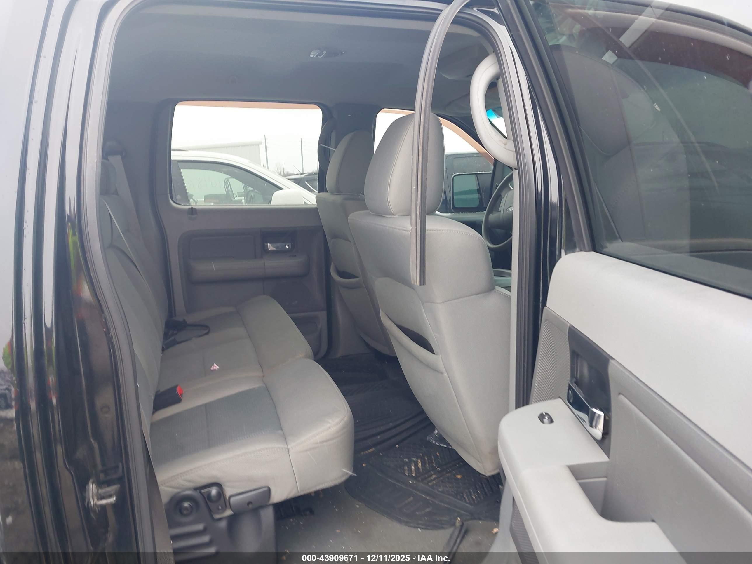 FORD F-150 image 8