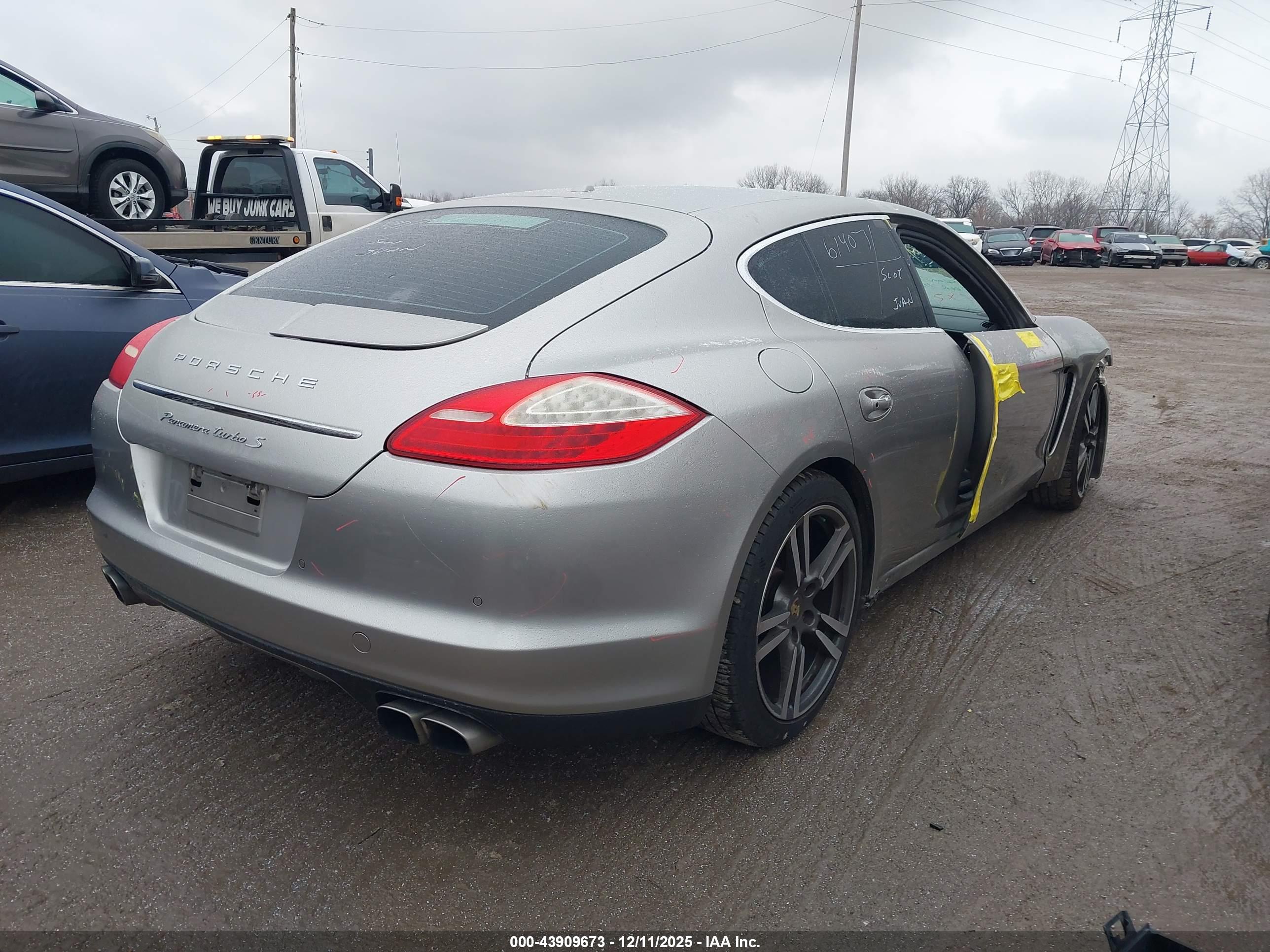 PORSCHE PANAMERA image 4