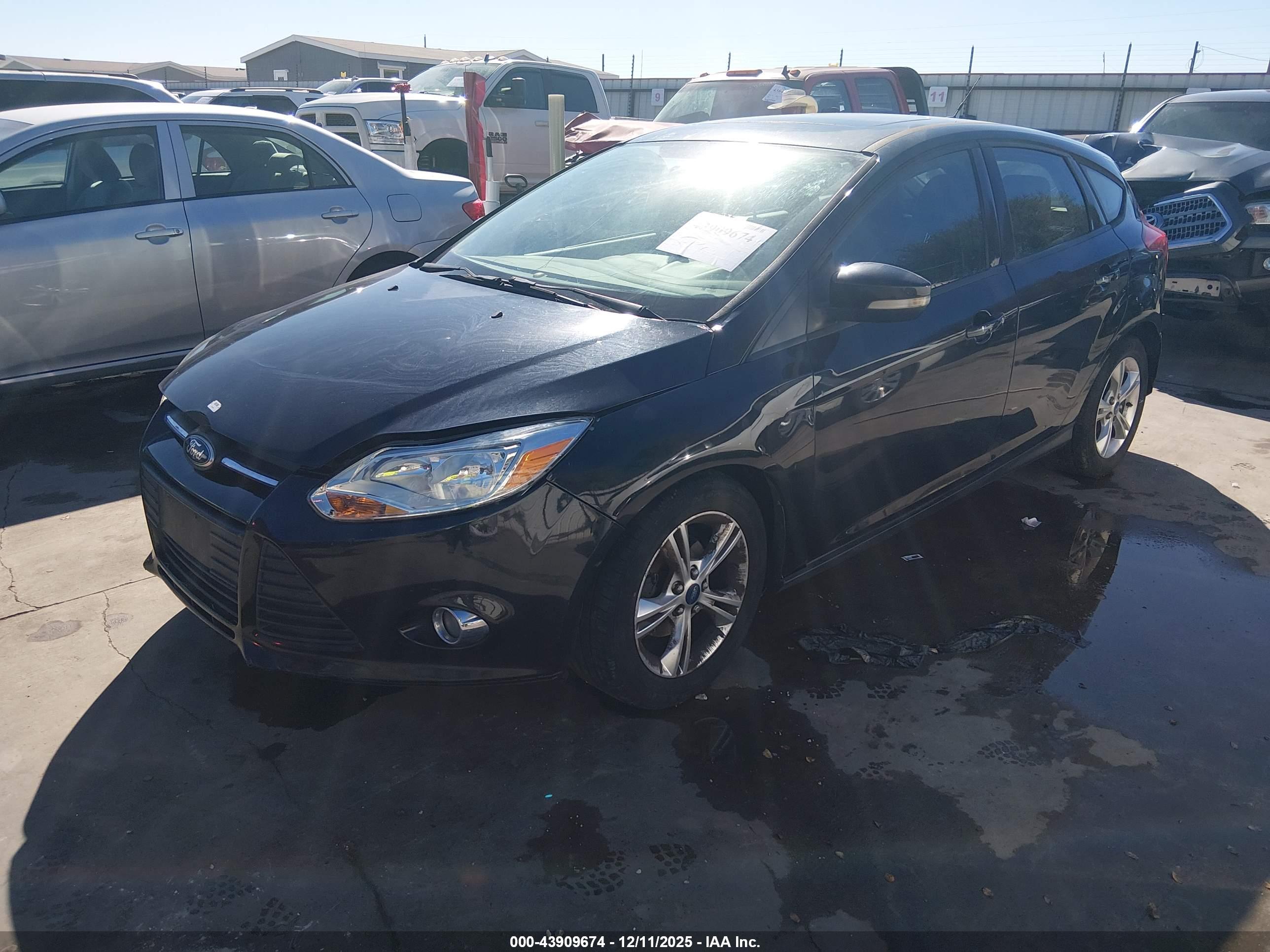 FORD FOCUS image 2