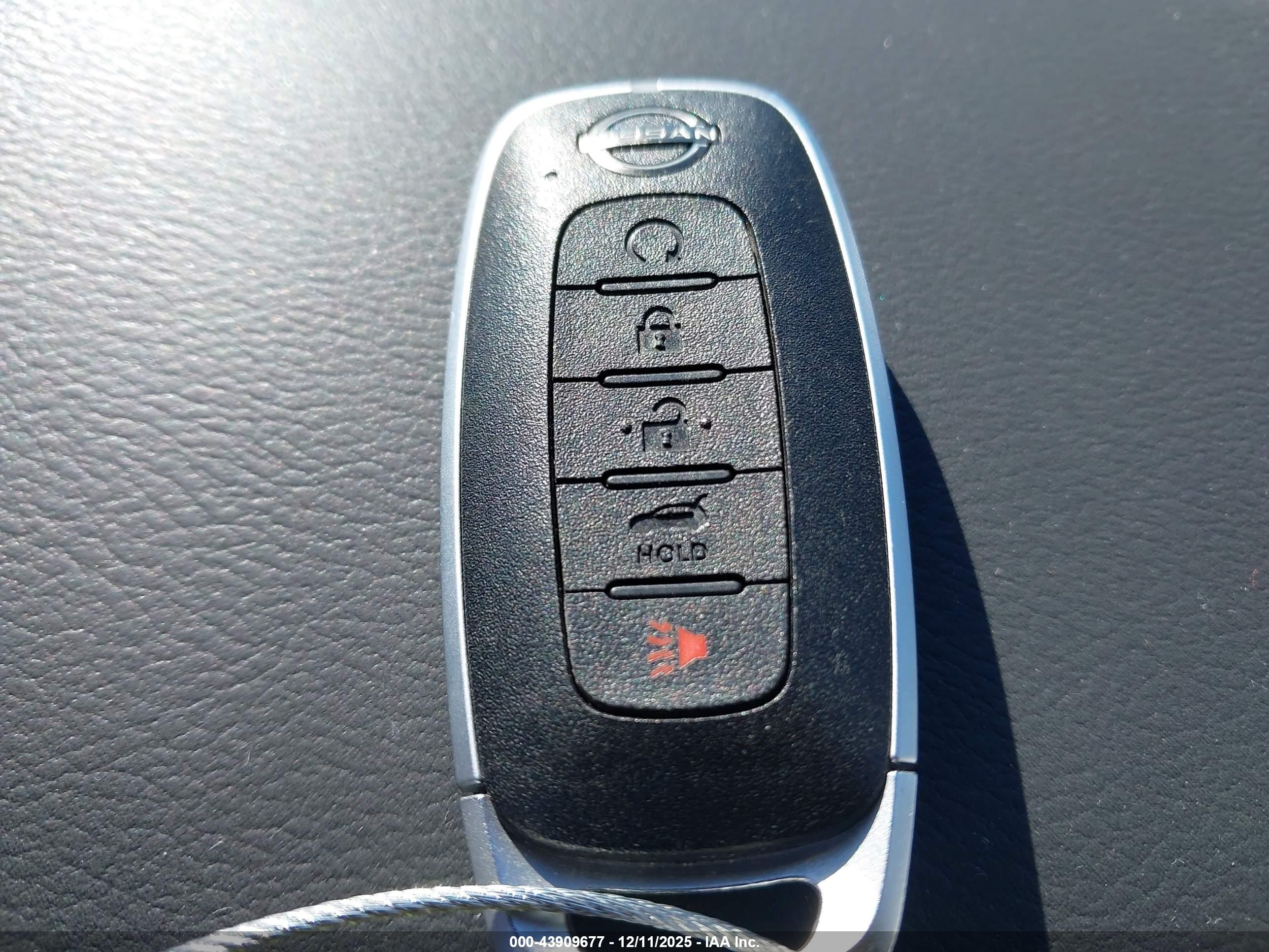 NISSAN ROGUE image 11