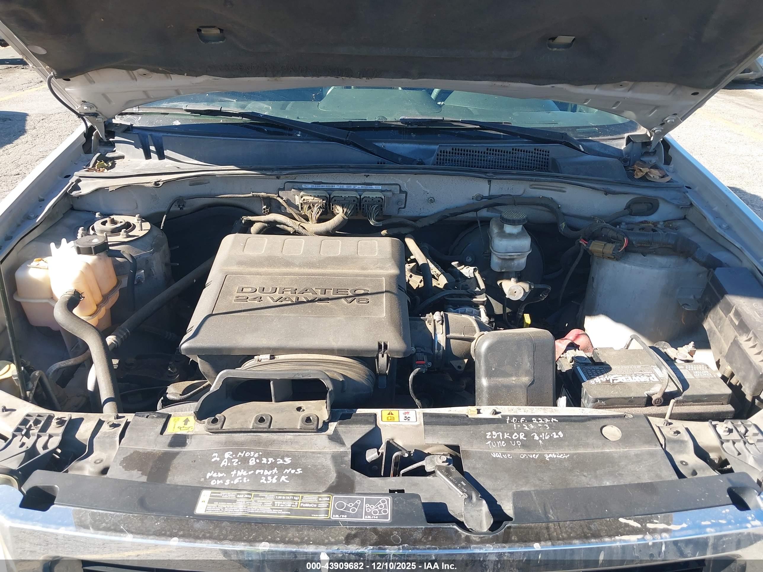 FORD ESCAPE image 10