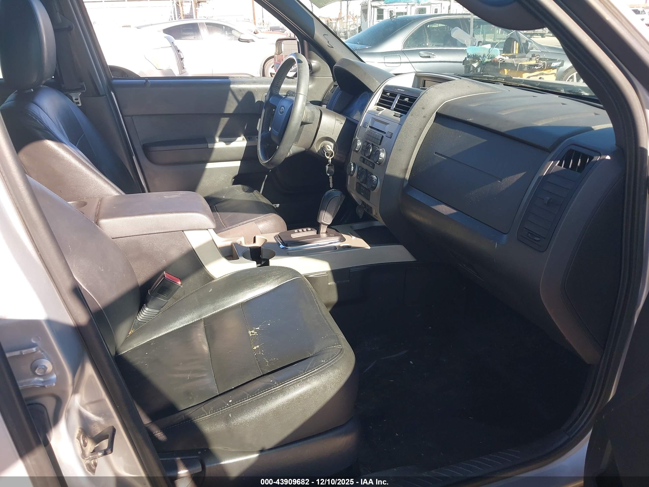 FORD ESCAPE image 5