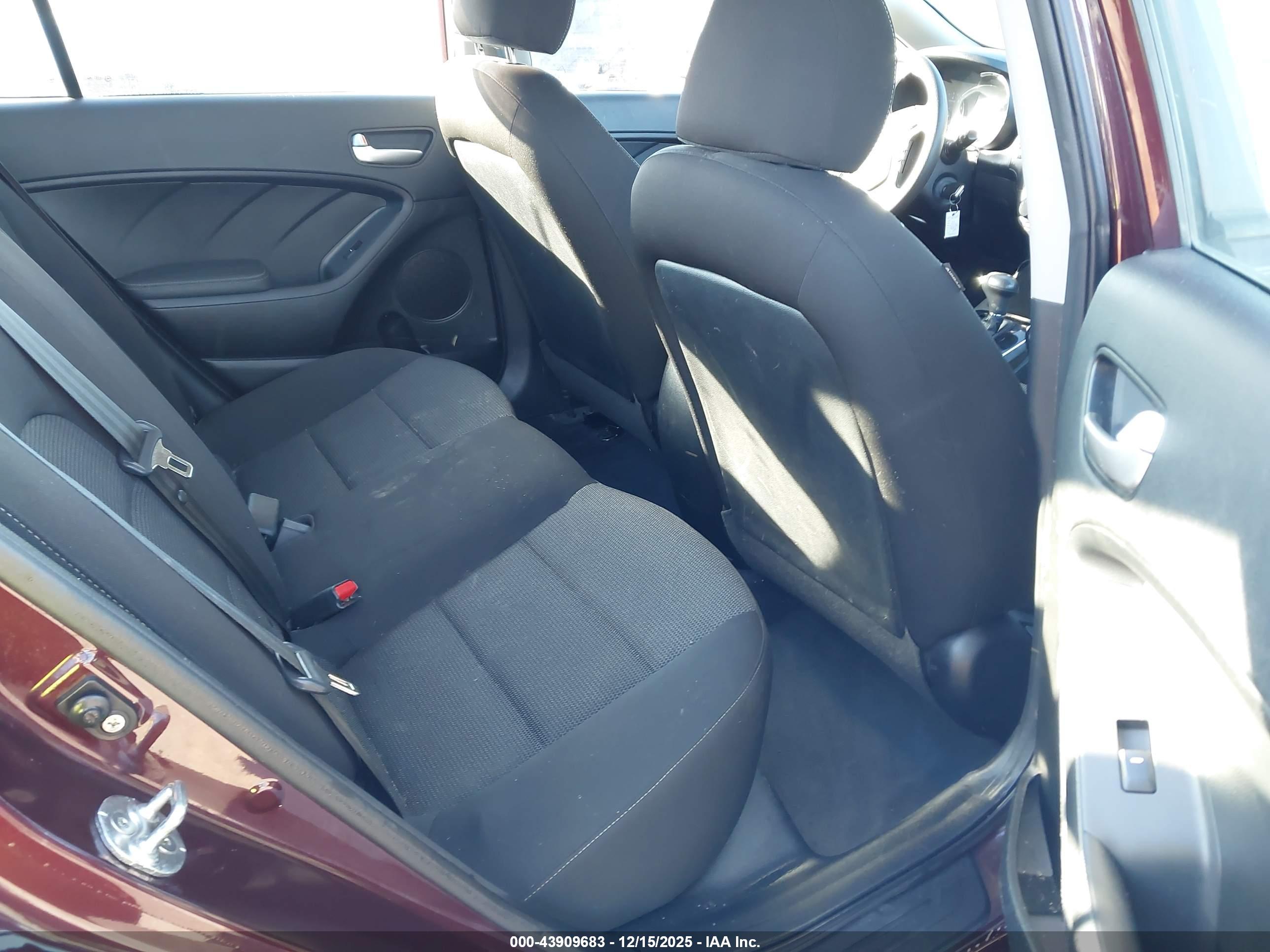 KIA FORTE image 8