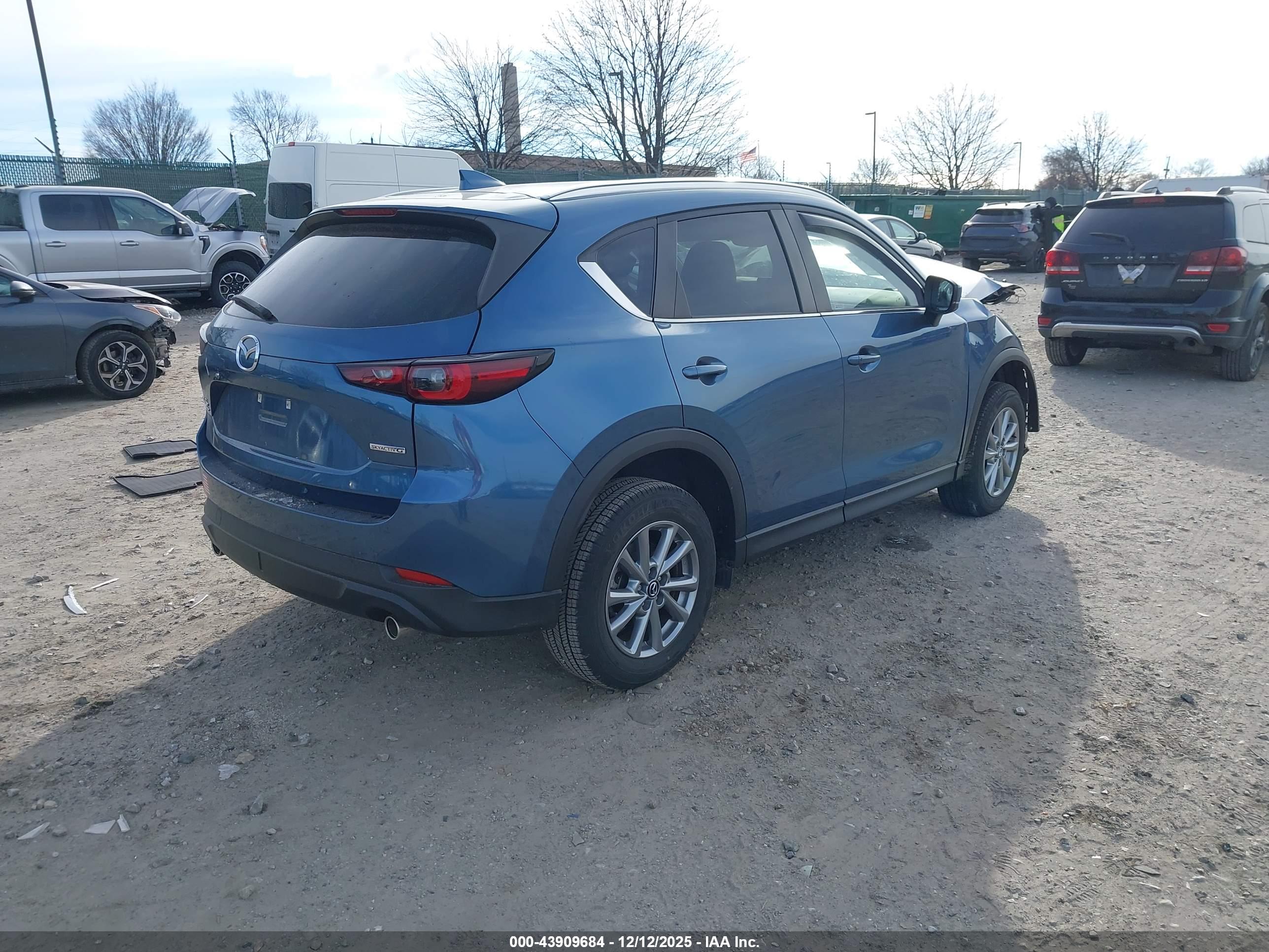 MAZDA CX-5 image 4