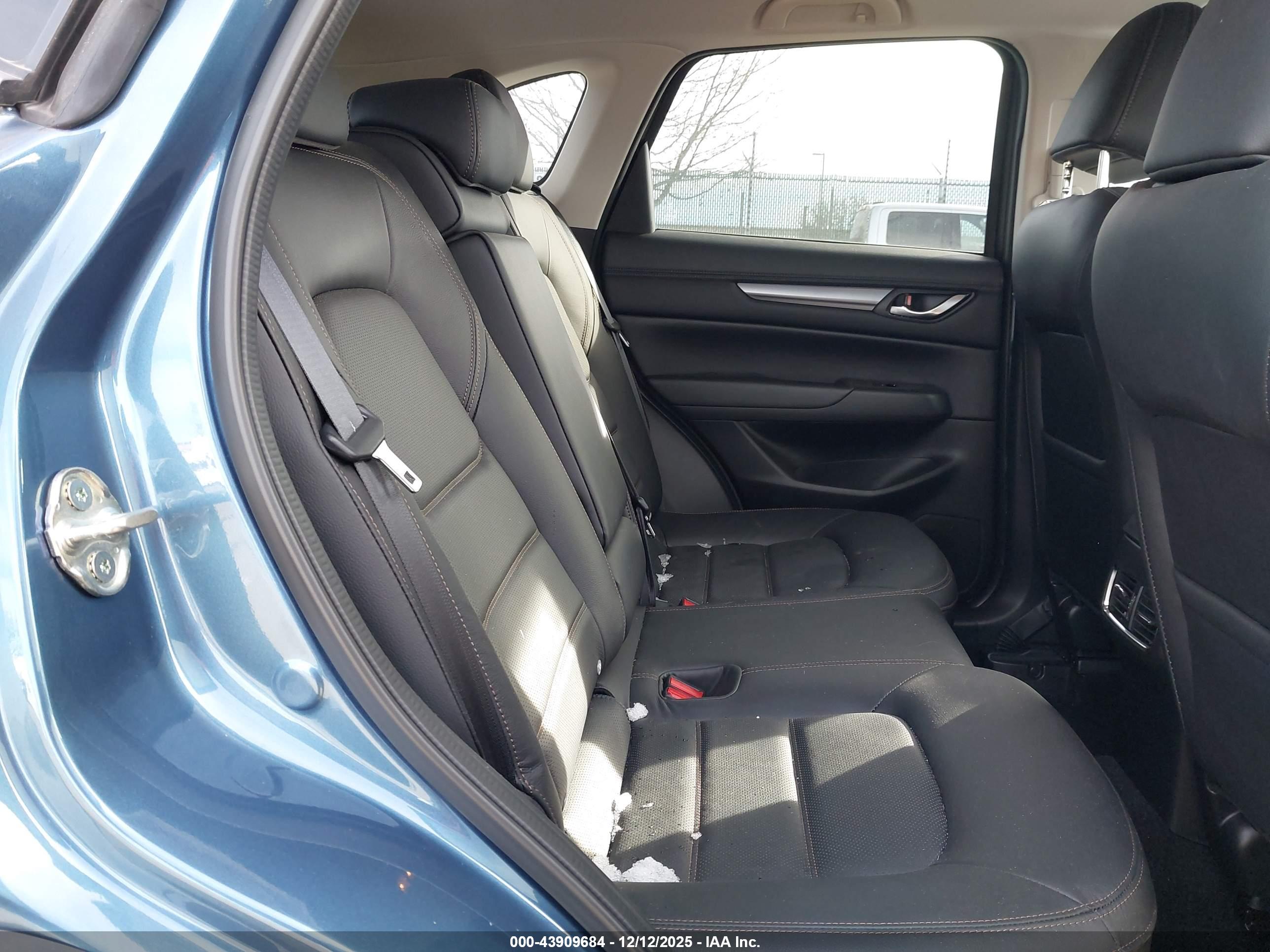 MAZDA CX-5 image 8