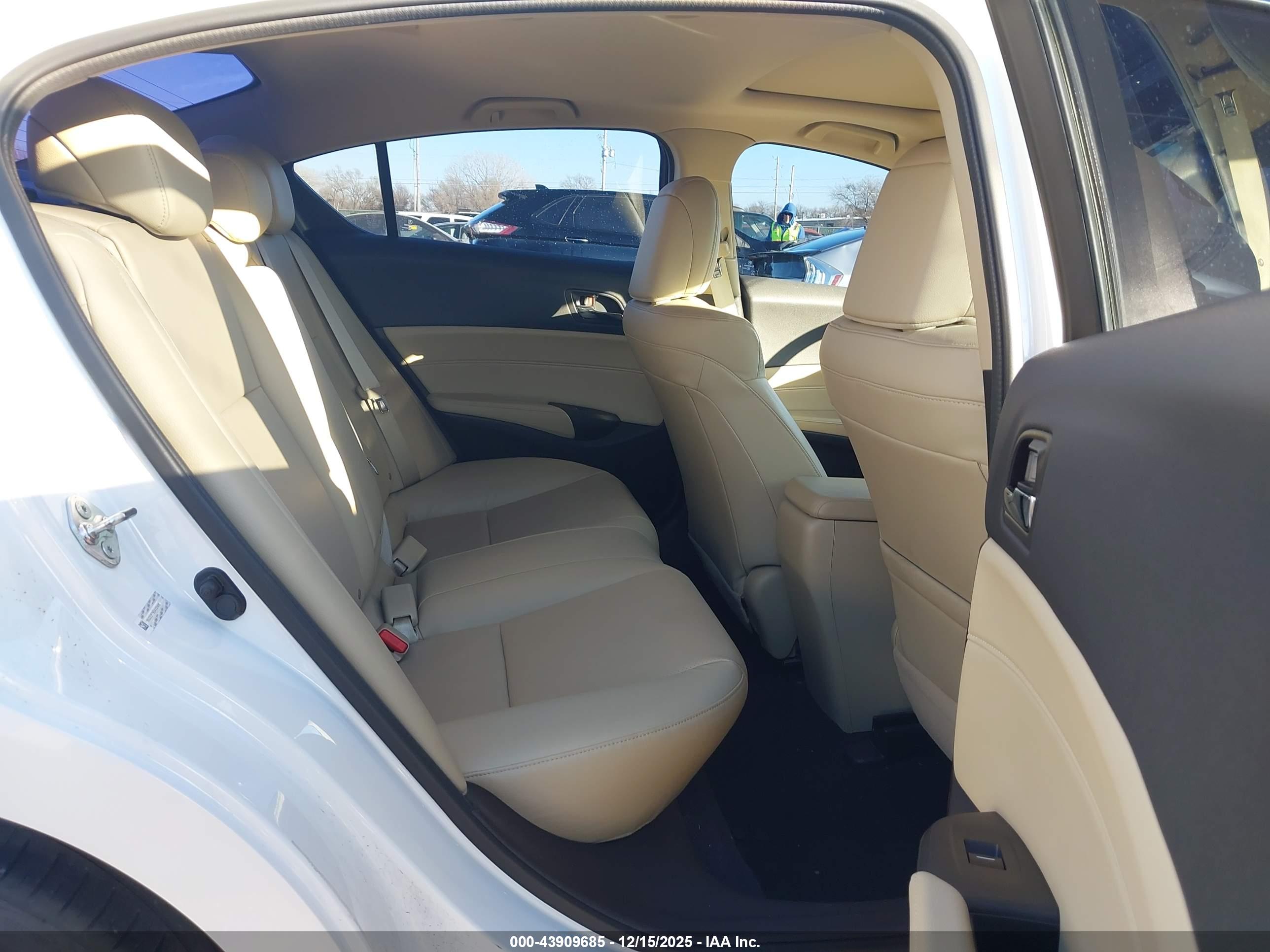 ACURA ILX image 8