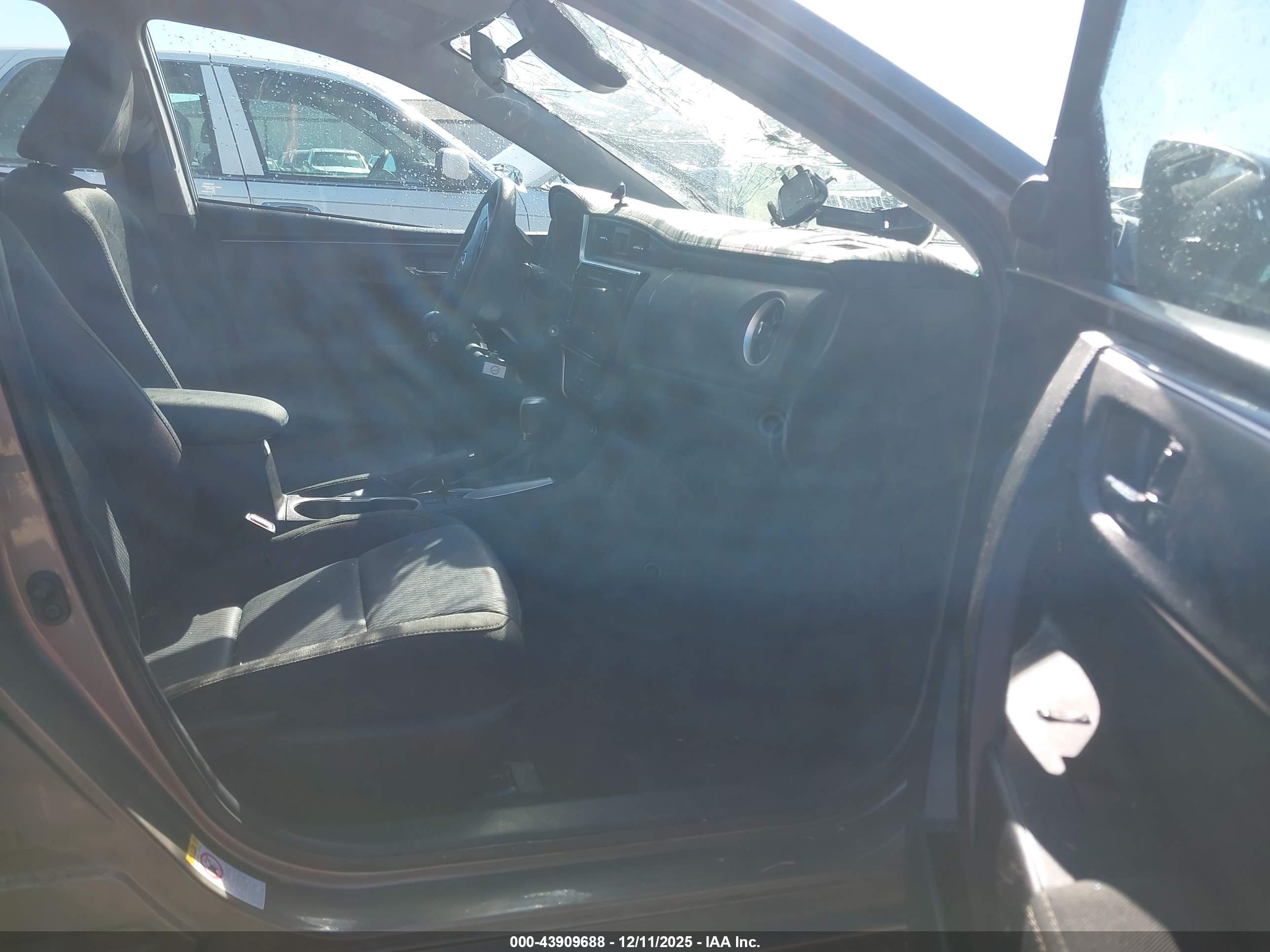 TOYOTA COROLLA image 5