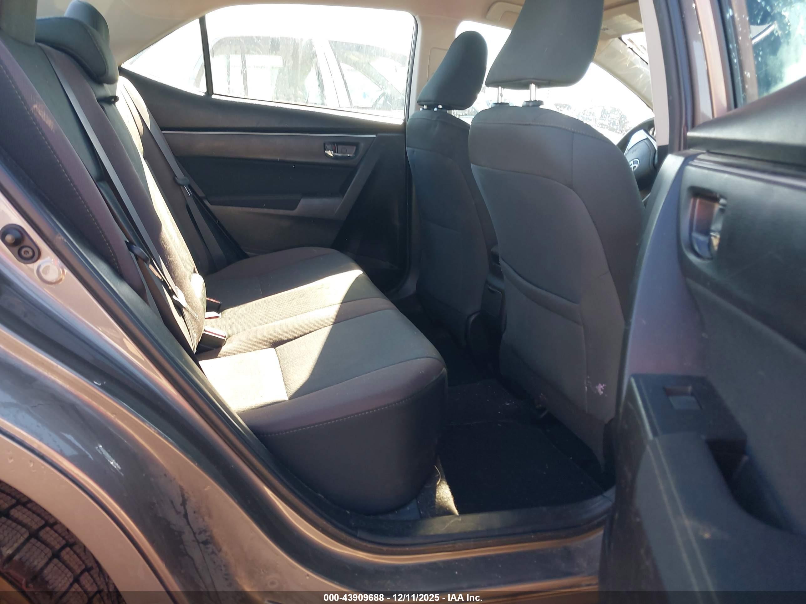 TOYOTA COROLLA image 8